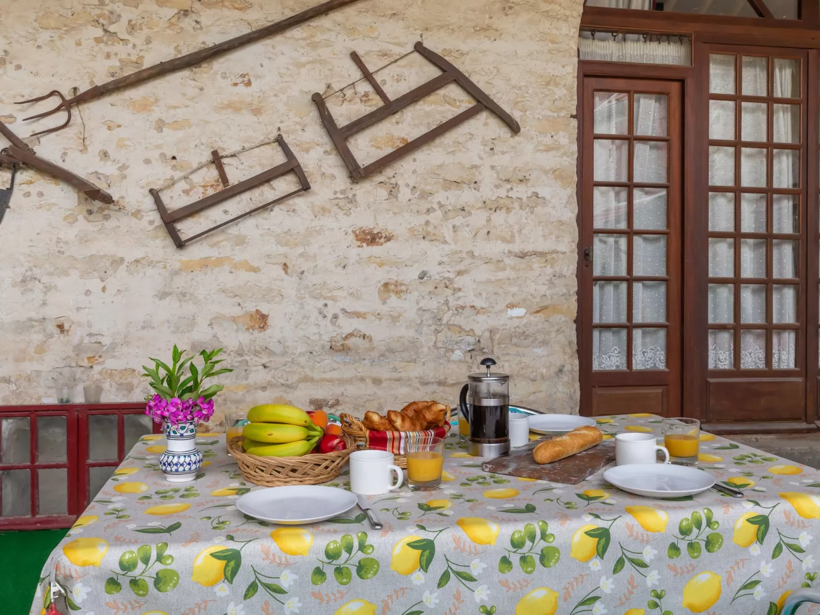 Chez Milou-Outside