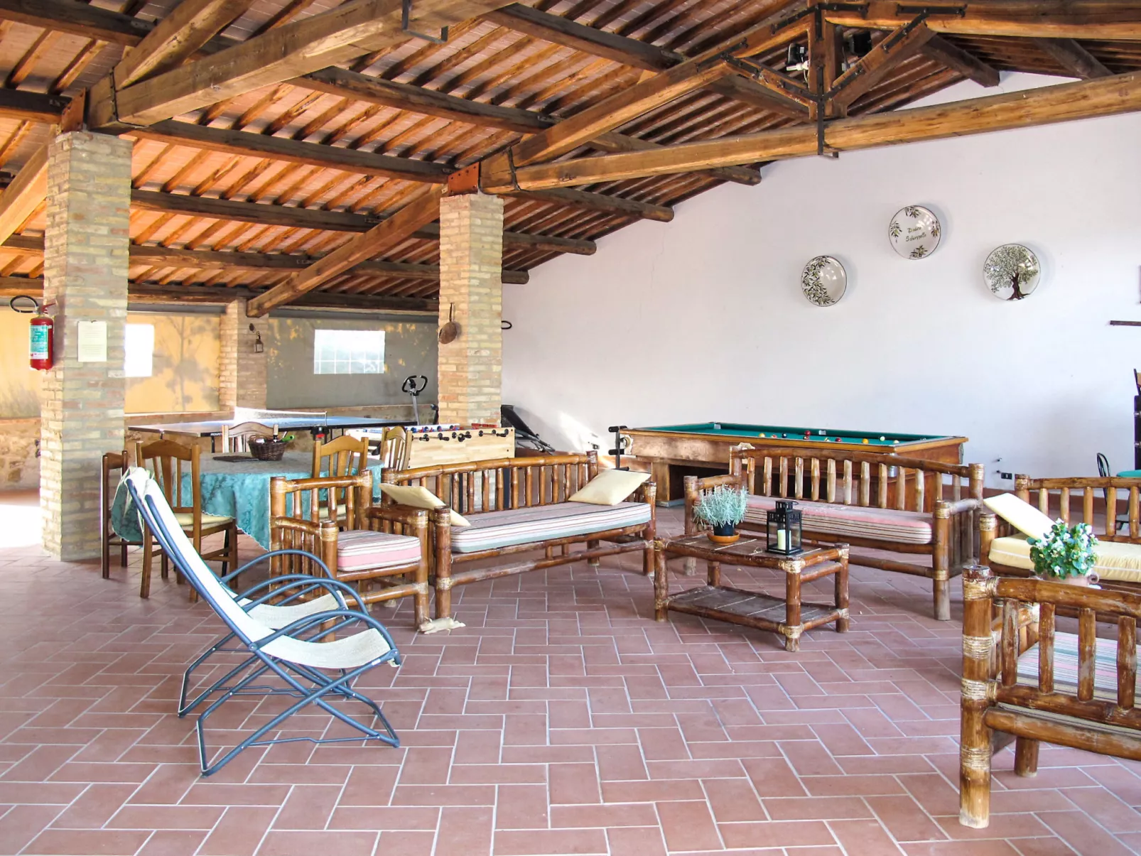 La Collina Fiorita-Outside
