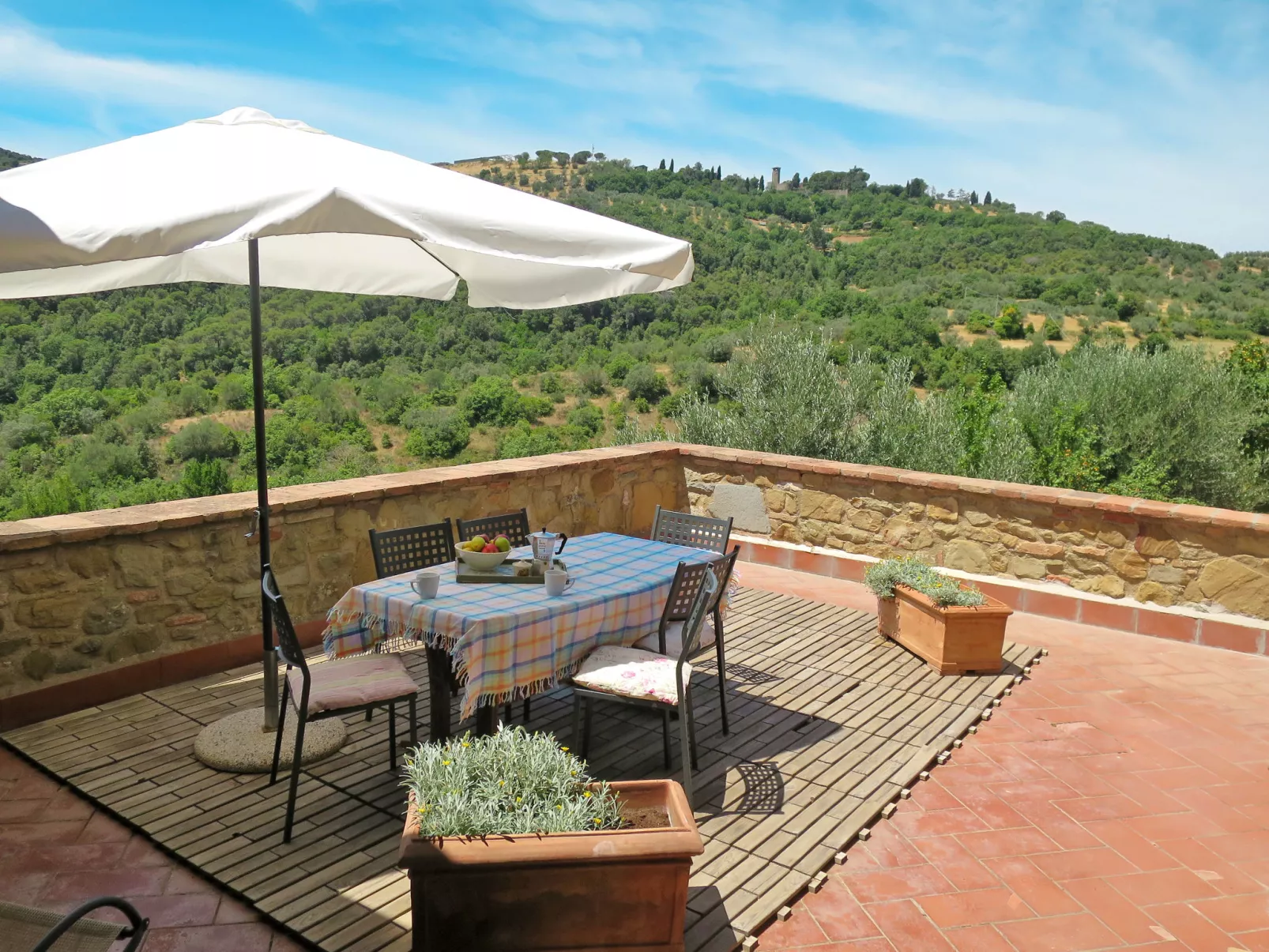 La Collina Fiorita-Outside