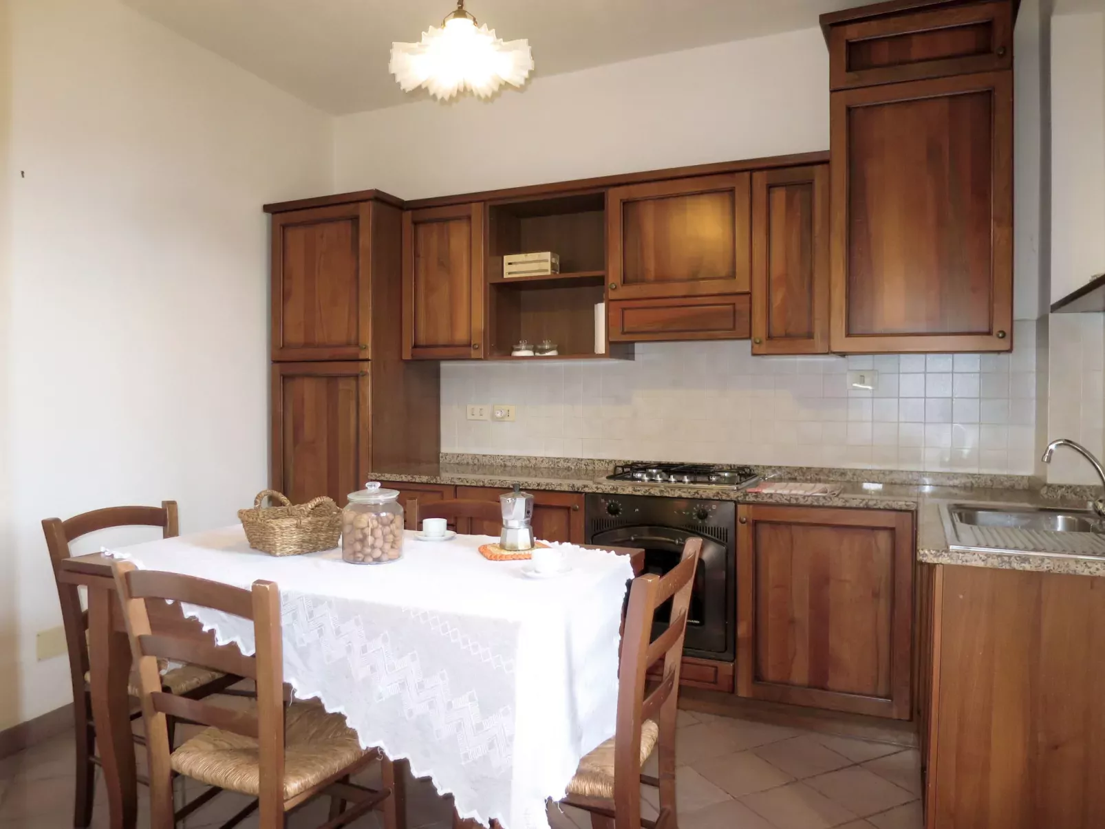 La Collina Fiorita-Inside