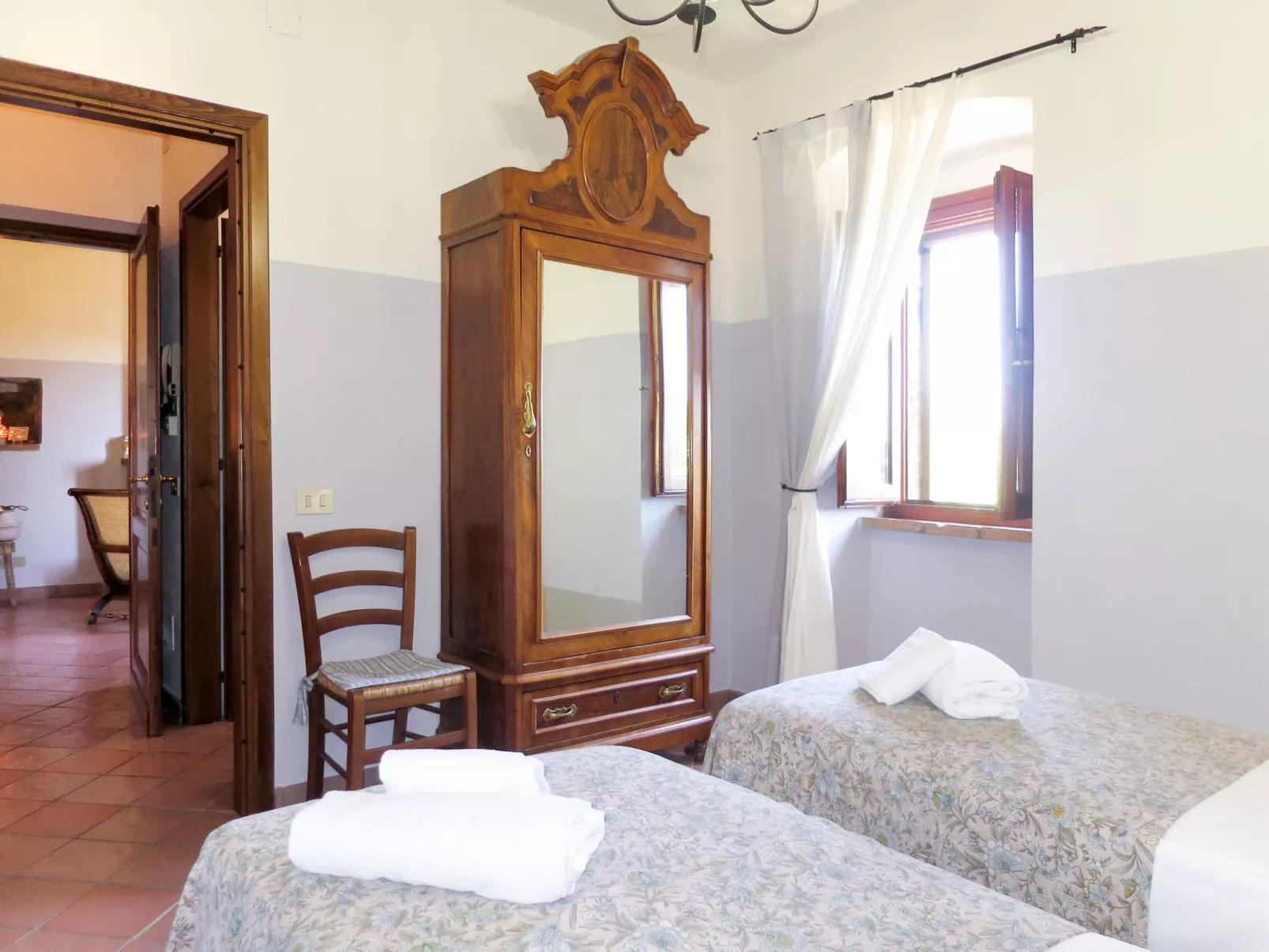 La Collina Fiorita-Inside