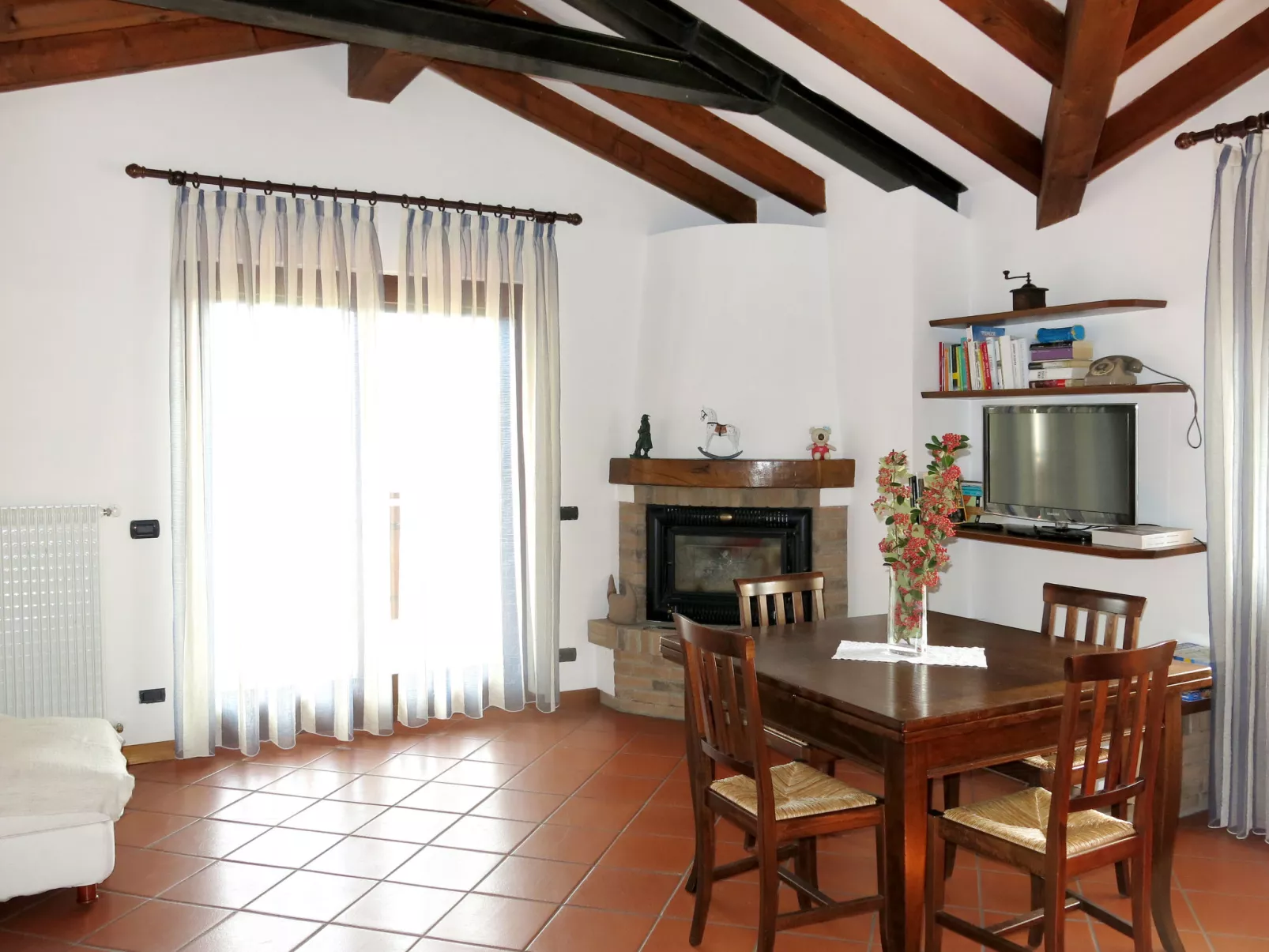 Casa Monte Nero-Inside