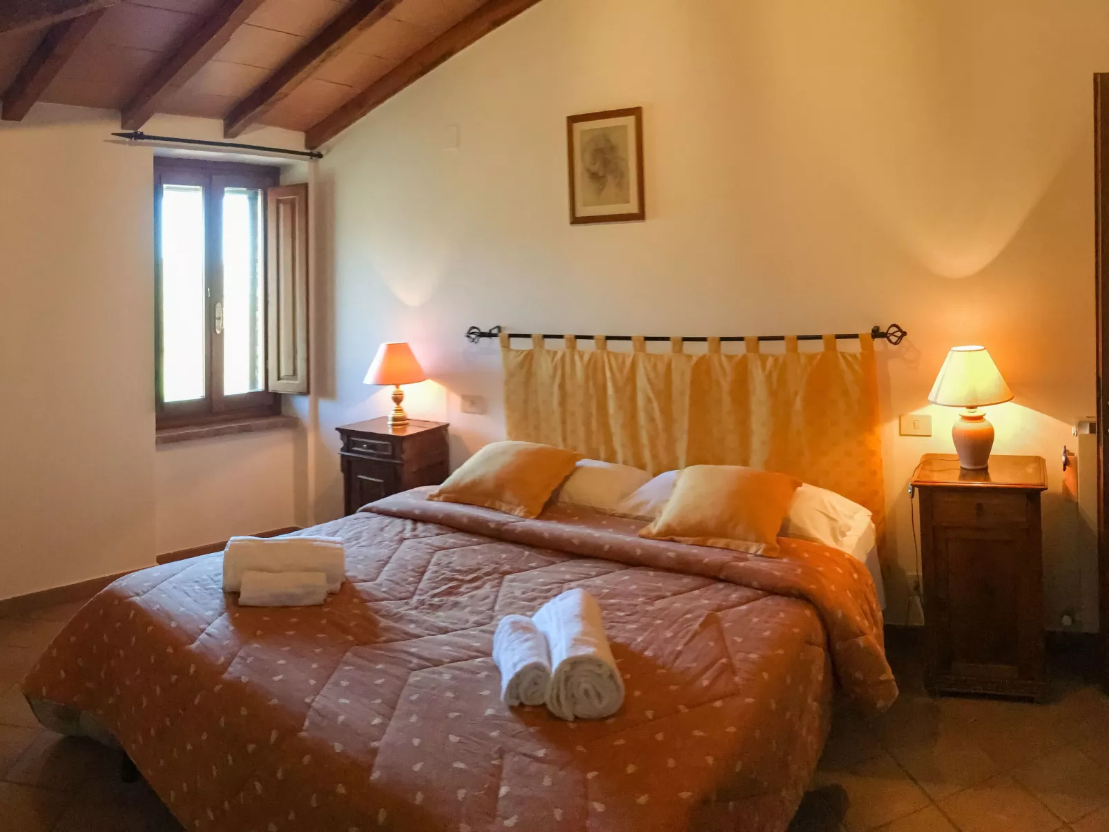 La Collina Fiorita-Inside