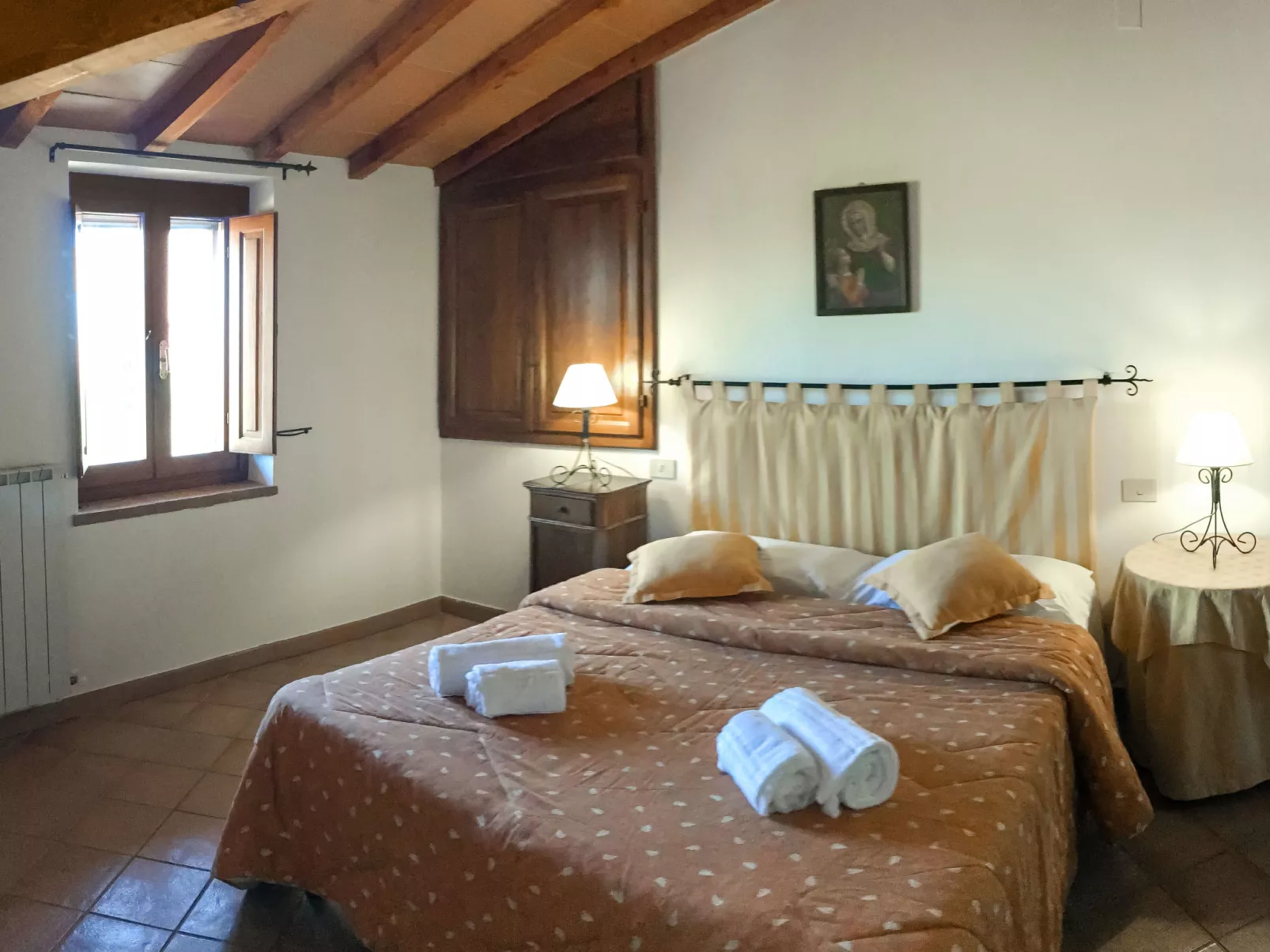 La Collina Fiorita-Inside