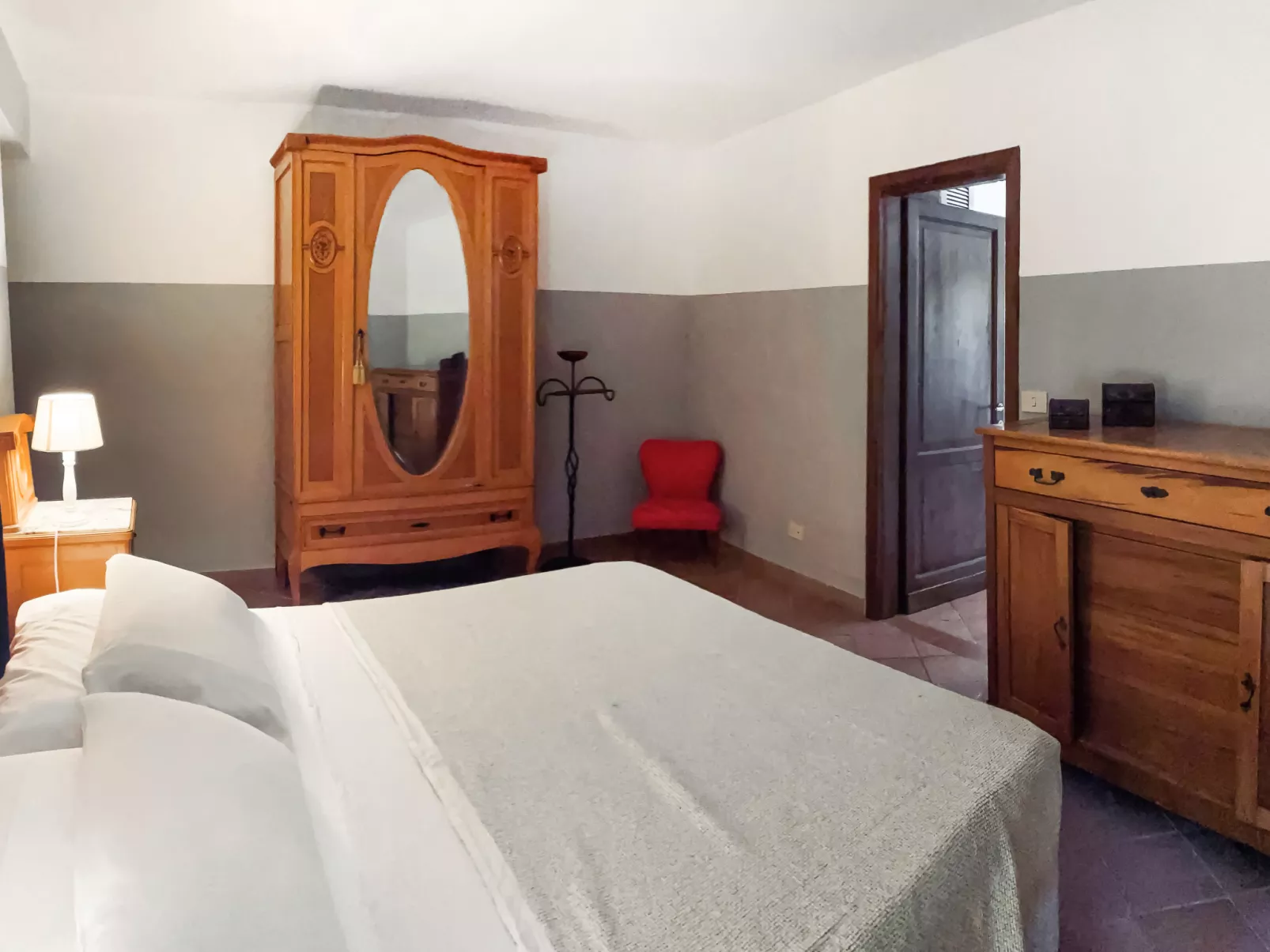 La Collina Fiorita-Inside