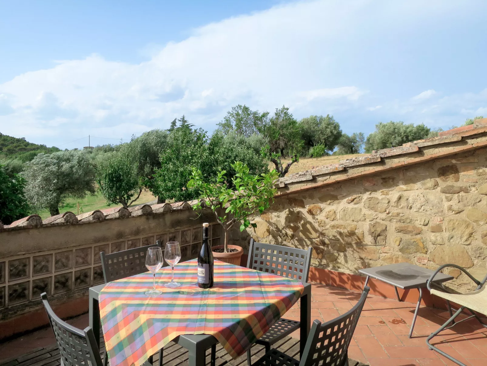 La Collina Fiorita-Outside