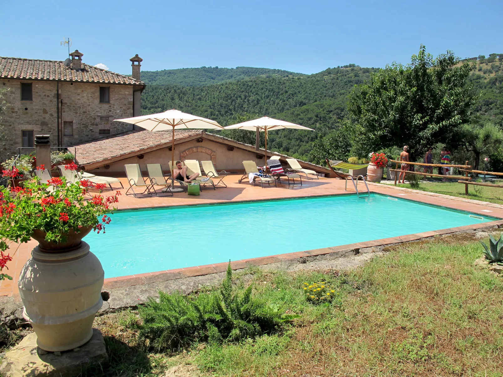 La Collina Fiorita-Outside