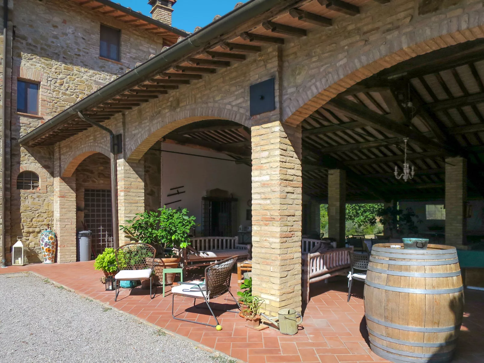 La Collina Fiorita-Outside