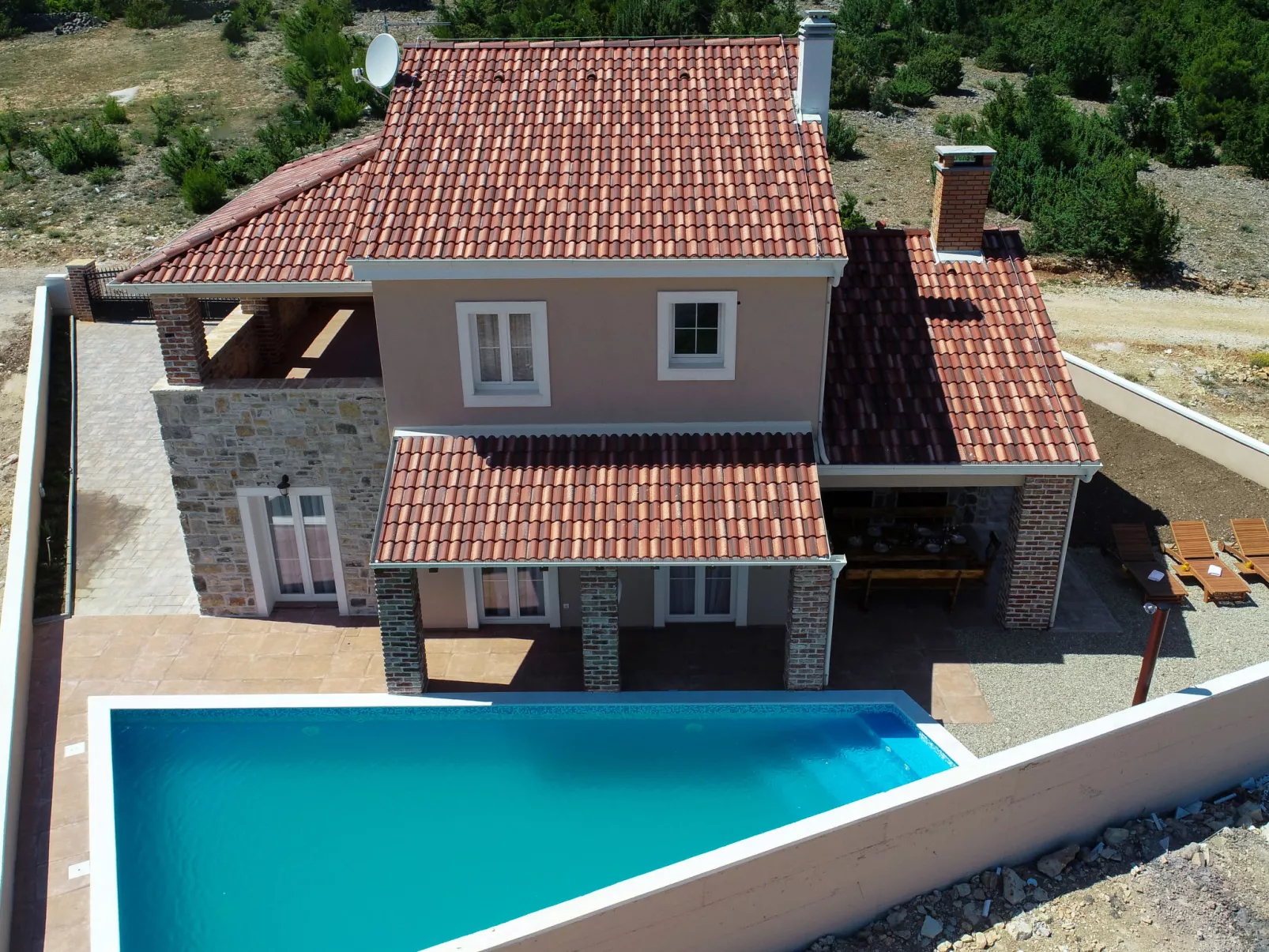 Imperia-Outside