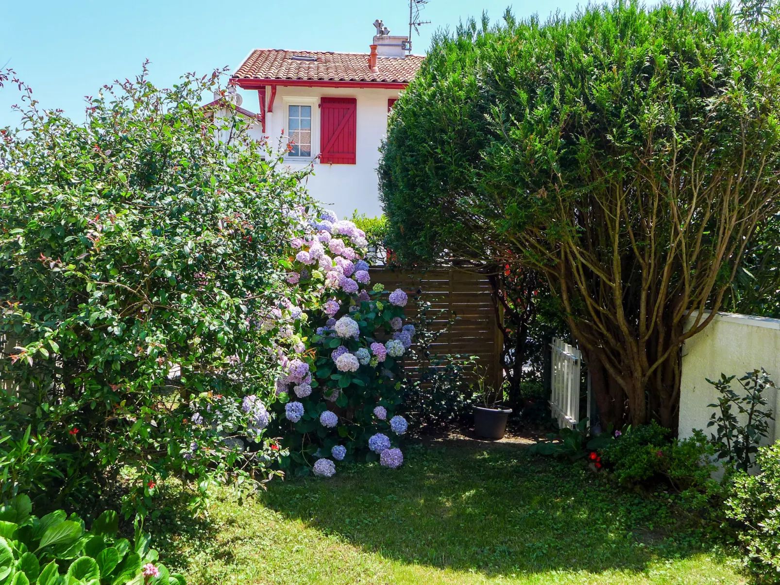 Le Fronton-Draußen