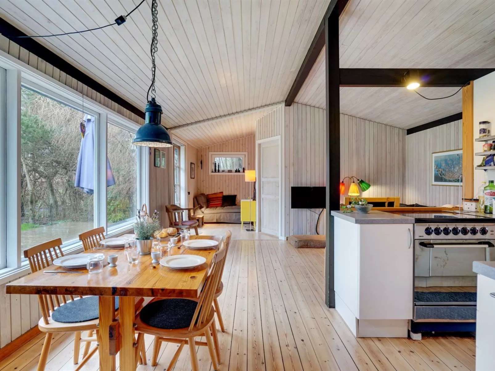 "Sarah" - 500m from the sea-Inside