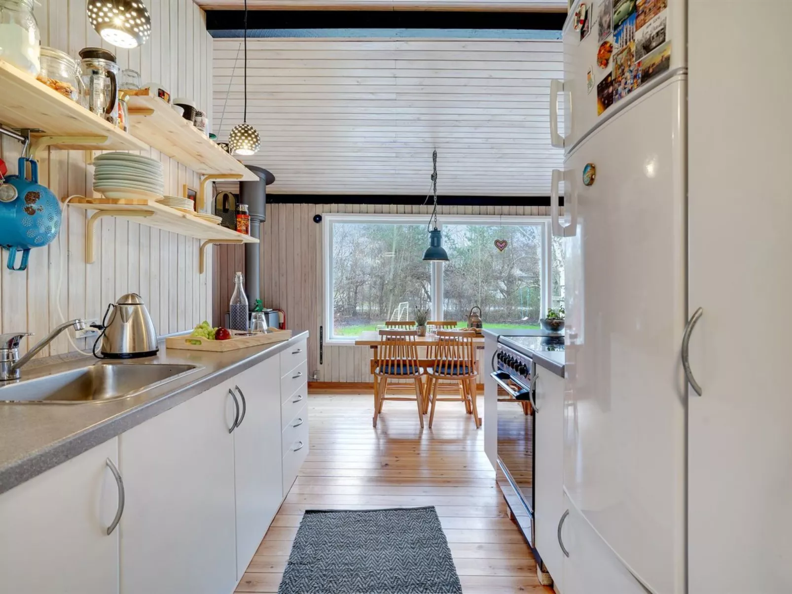 "Sarah" - 500m from the sea-Inside