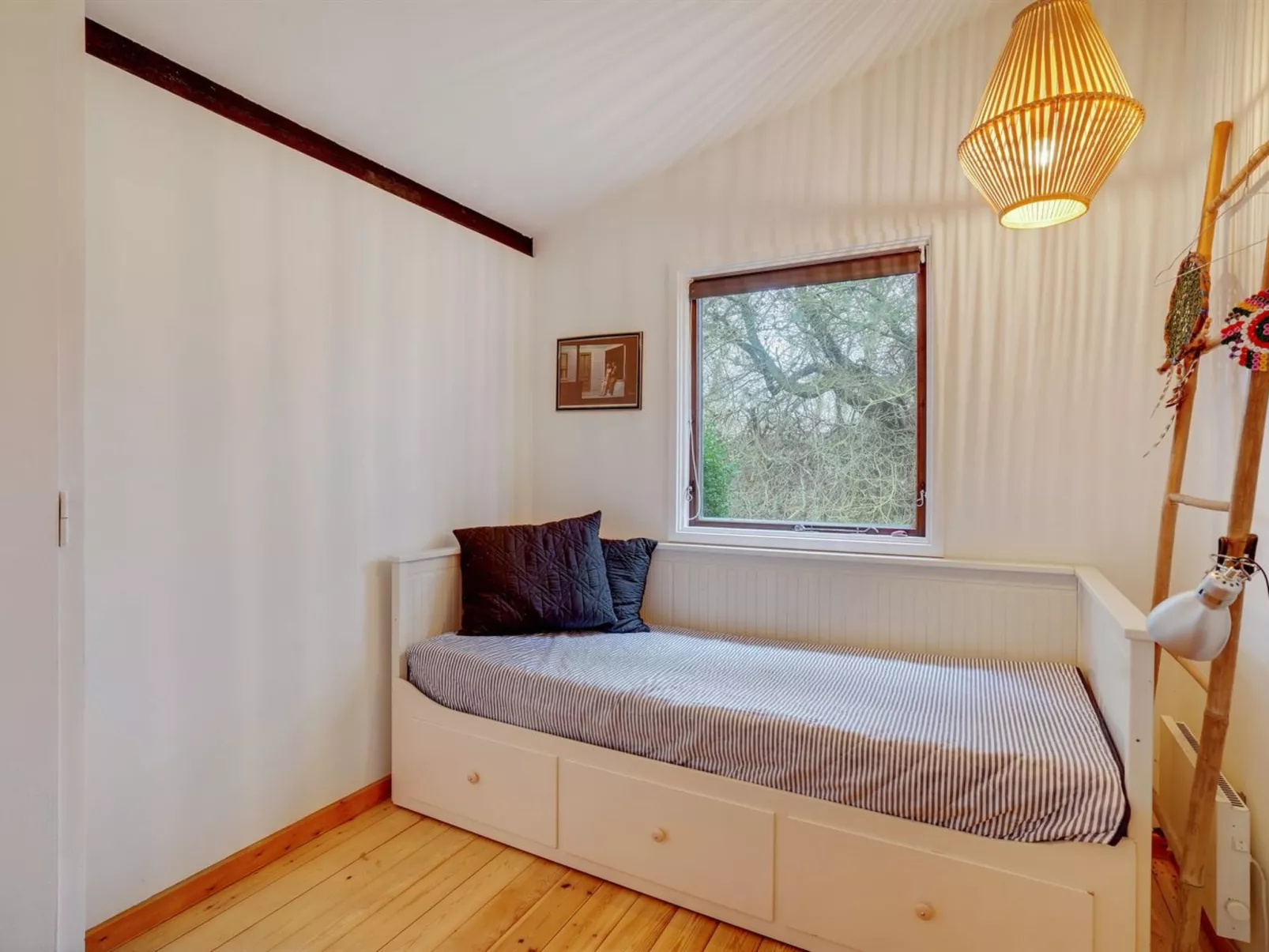 "Sarah" - 500m from the sea-Inside