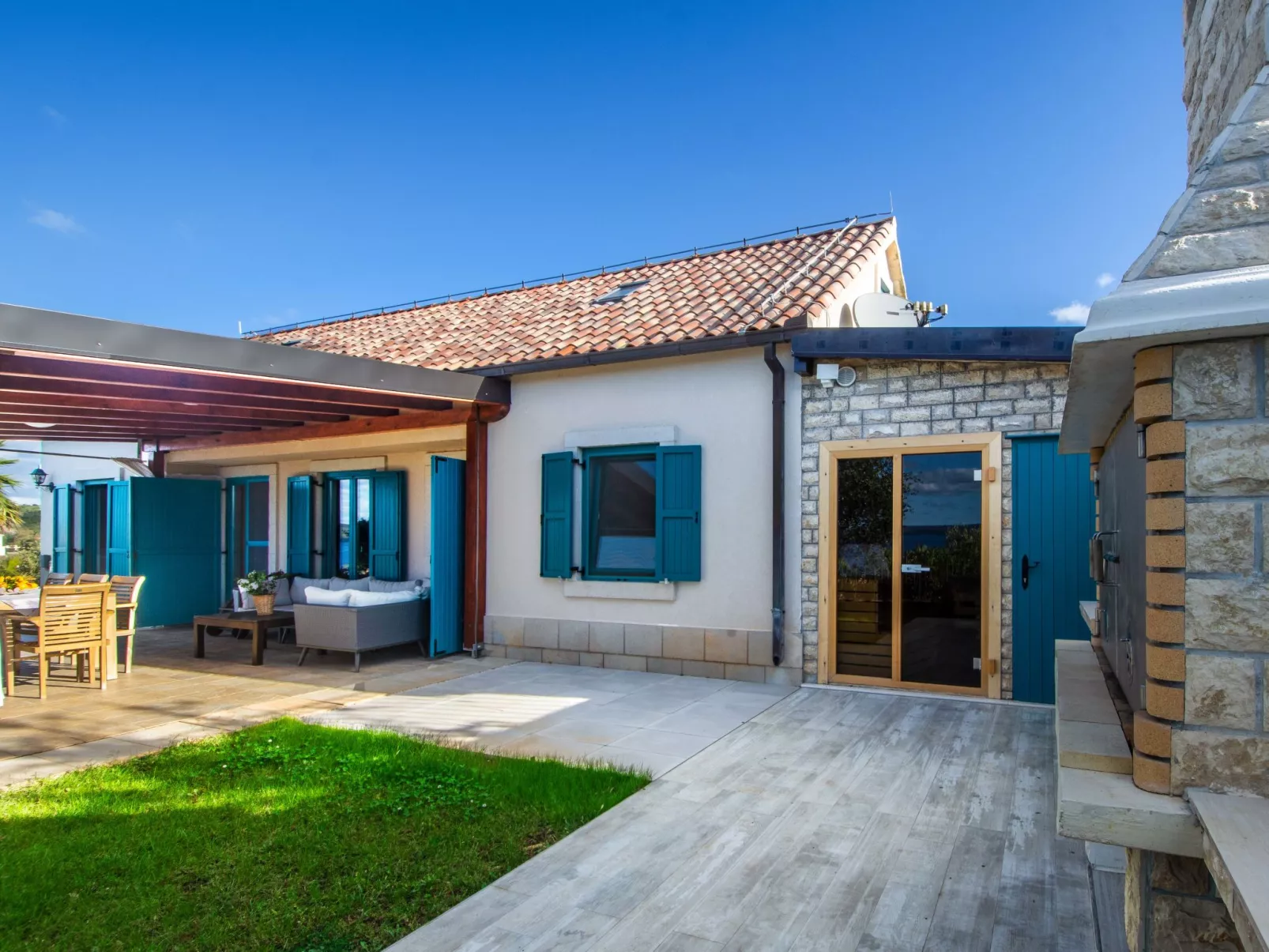 Villa Bugenvila-Outside