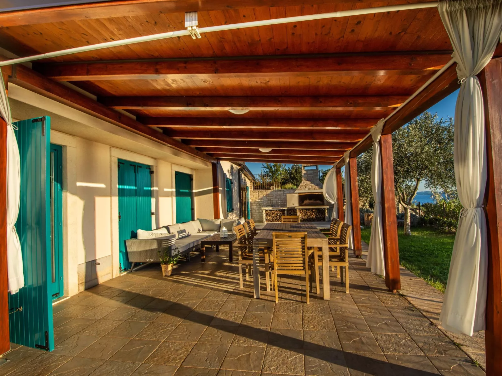 Villa Bugenvila-Outside