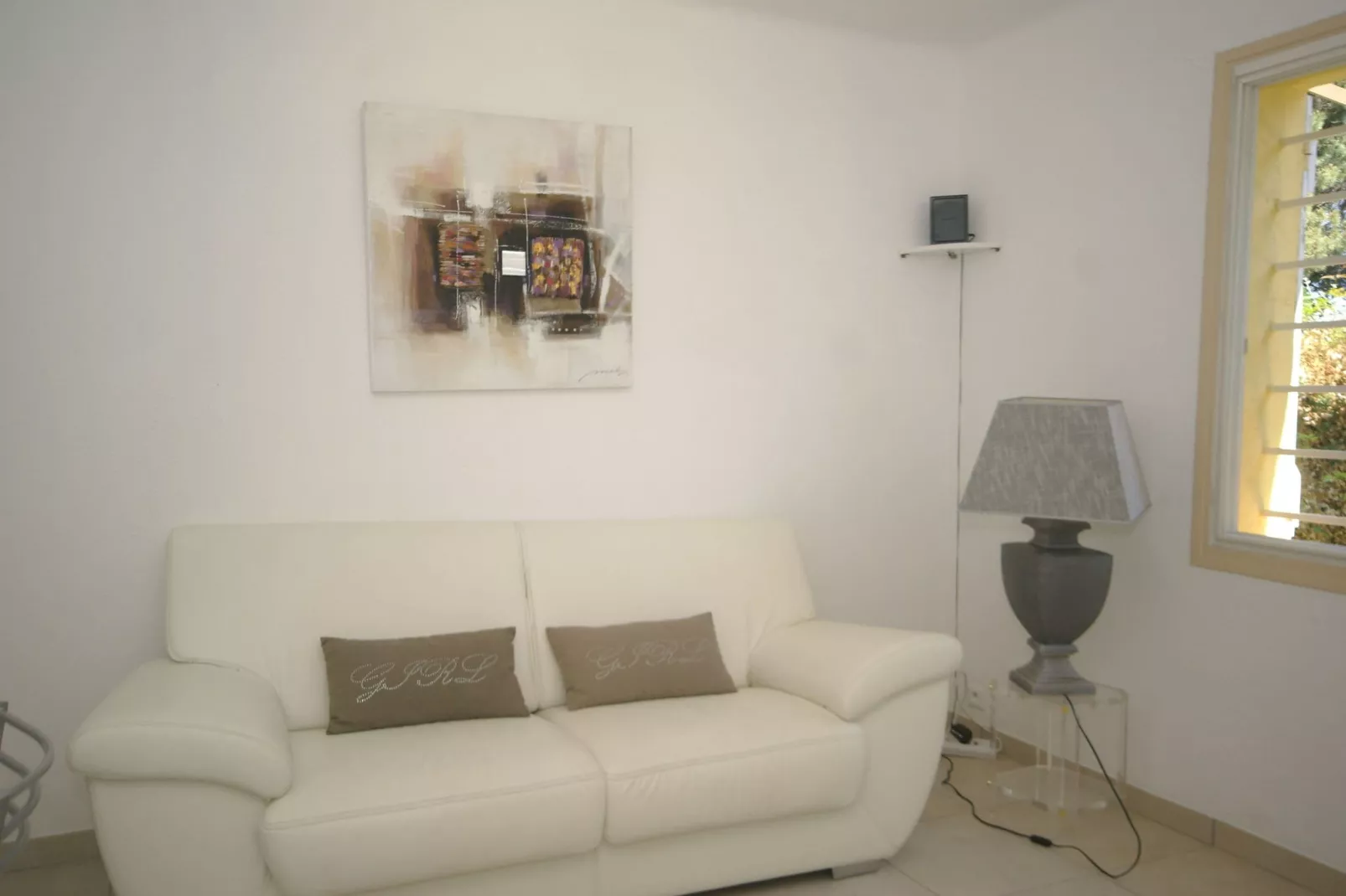 Romarins-Living room