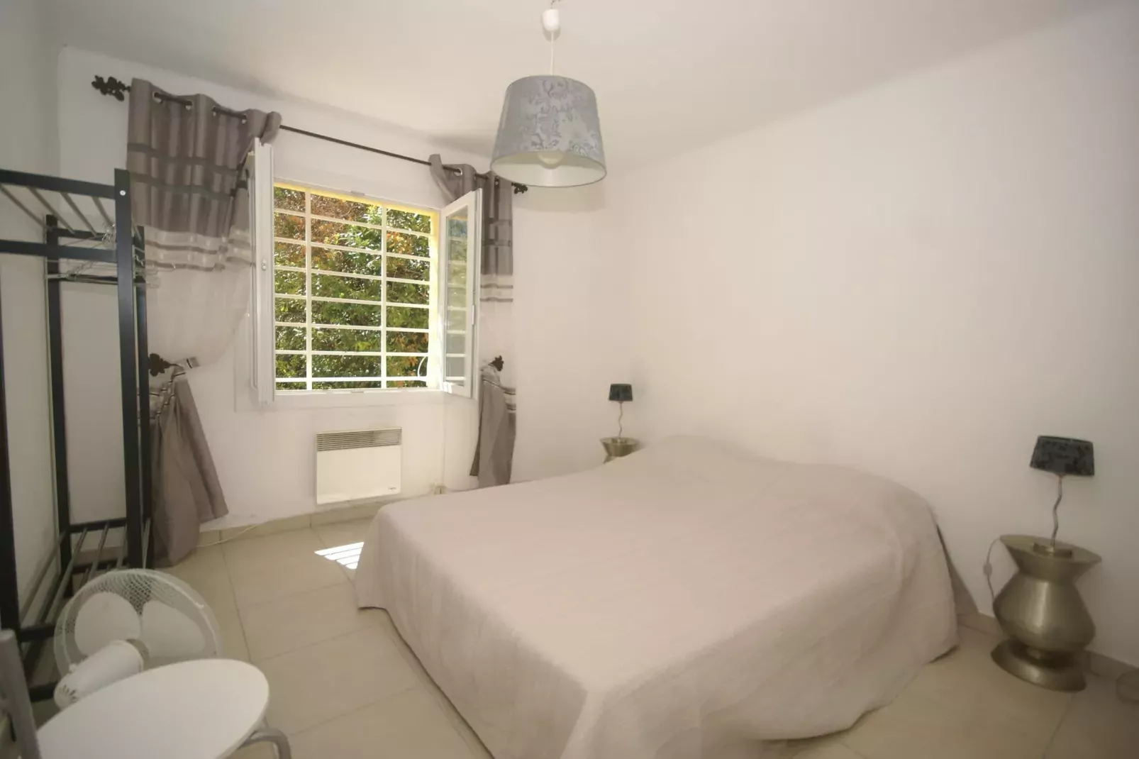 Romarins-Bedroom