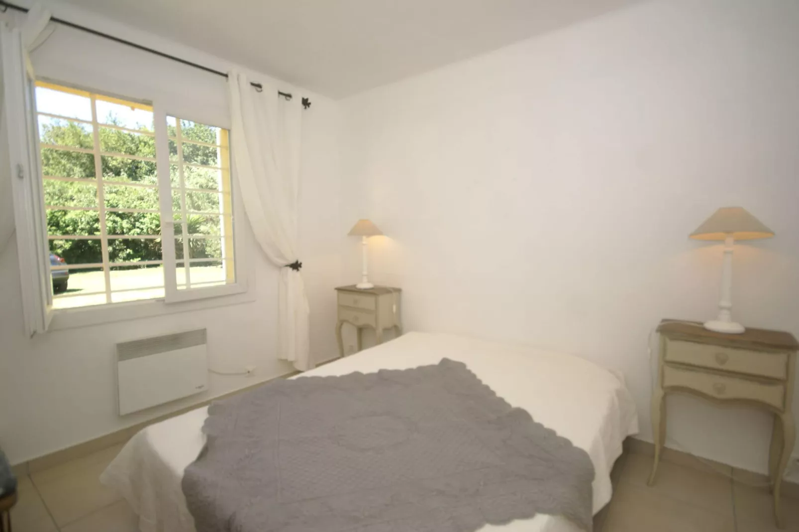 Romarins-Bedroom