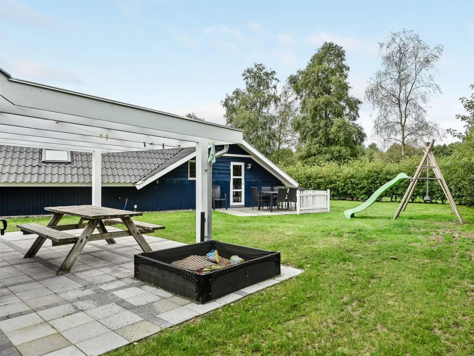 "Ines" - 25km from the sea-Drinnen