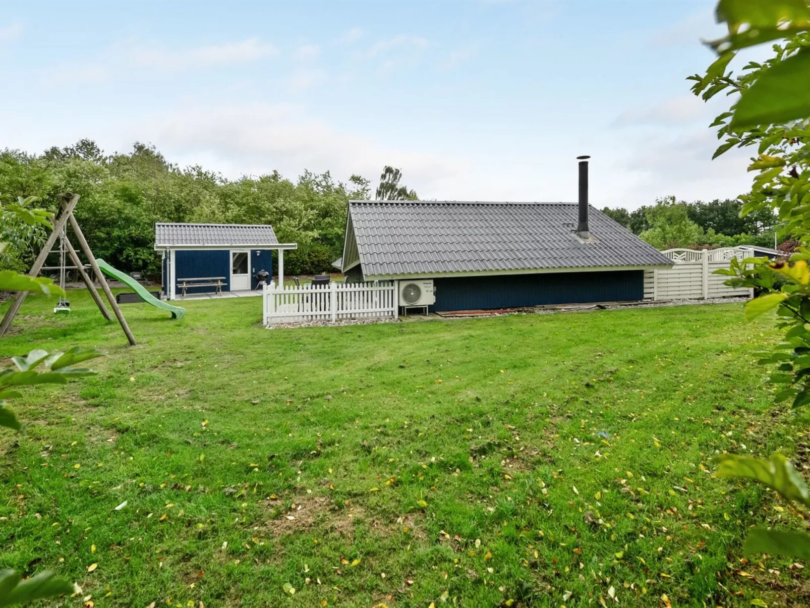 "Ines" - 25km from the sea-Drinnen