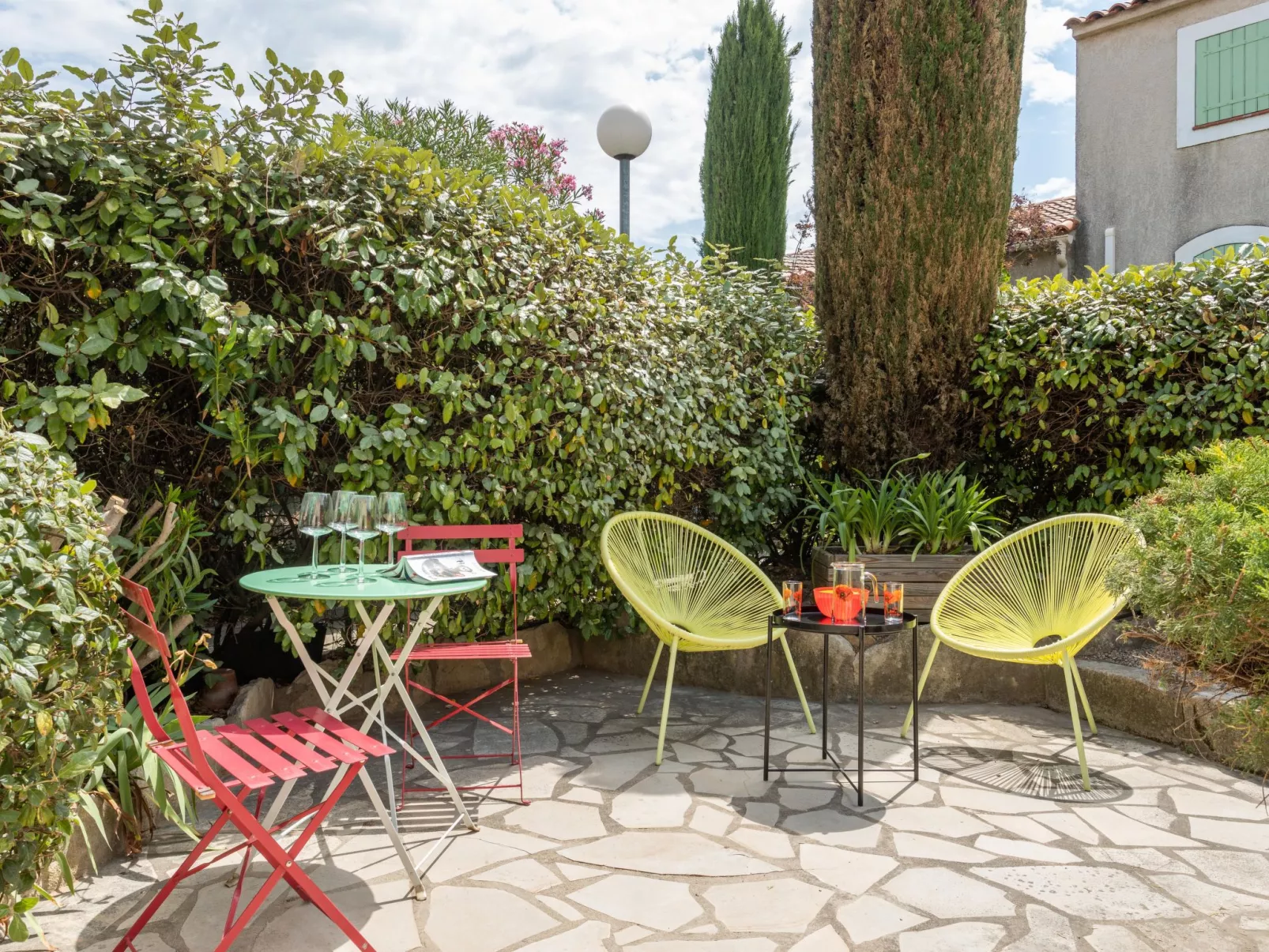 Val d'Alpilles-Outside
