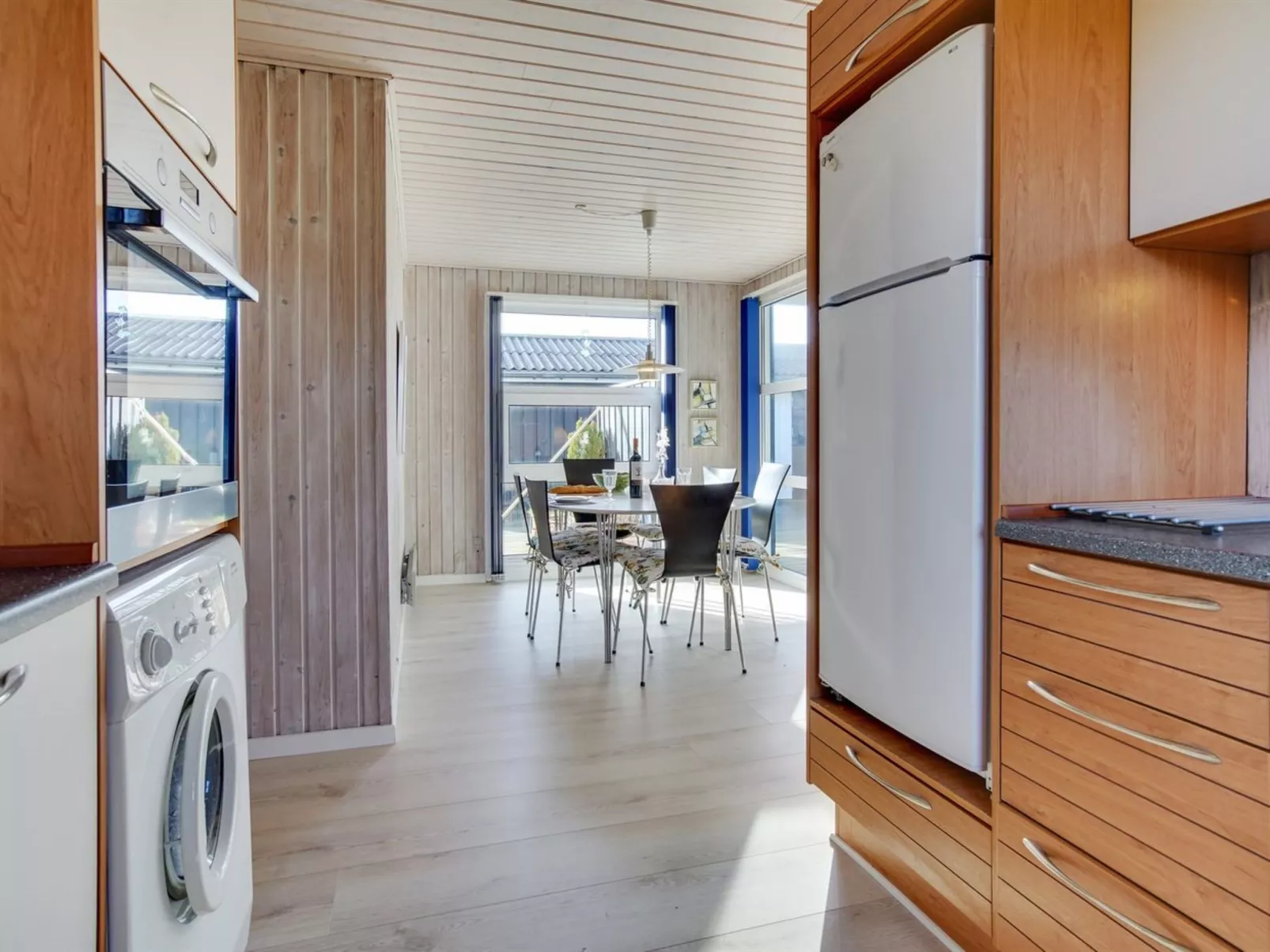 "Pertti" - 400m from the sea-Inside