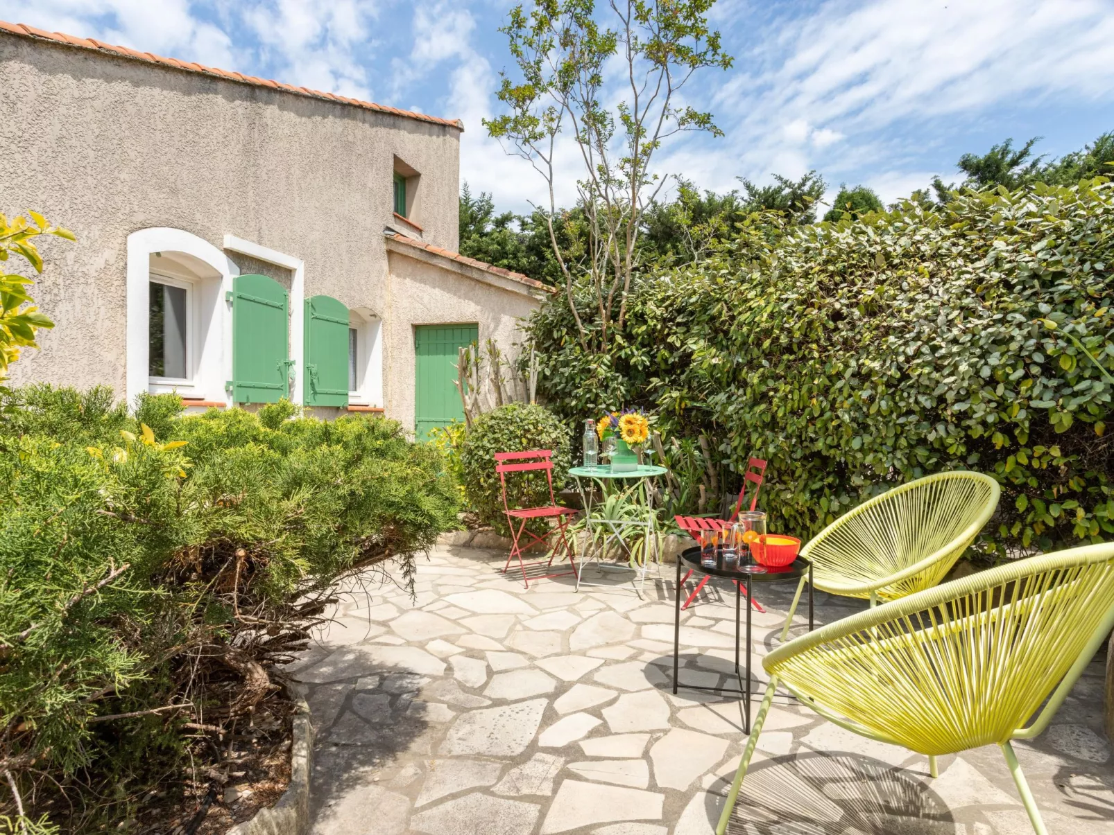 Val d'Alpilles-Outside