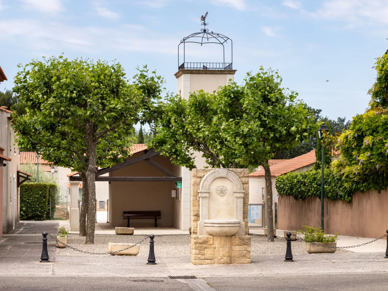 Val d'Alpilles-Outside