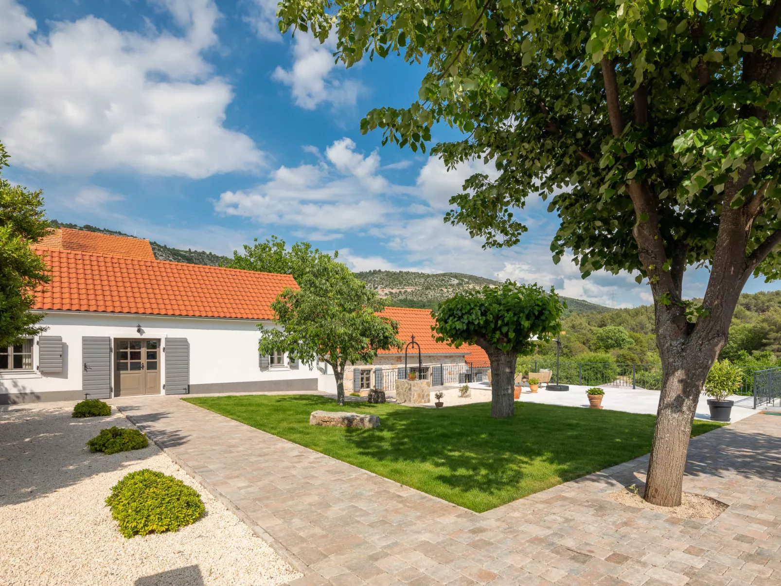 Villa di Pietra-Dehors
