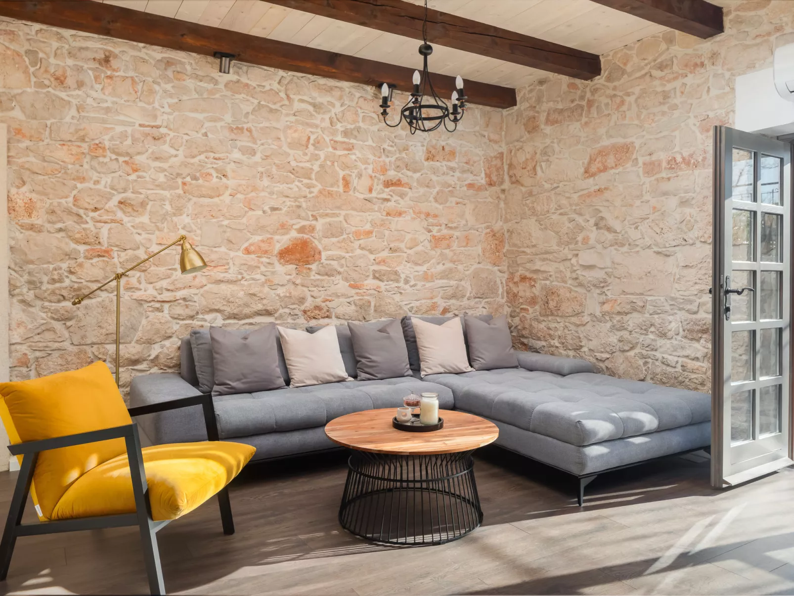 Villa di Pietra-Dedans