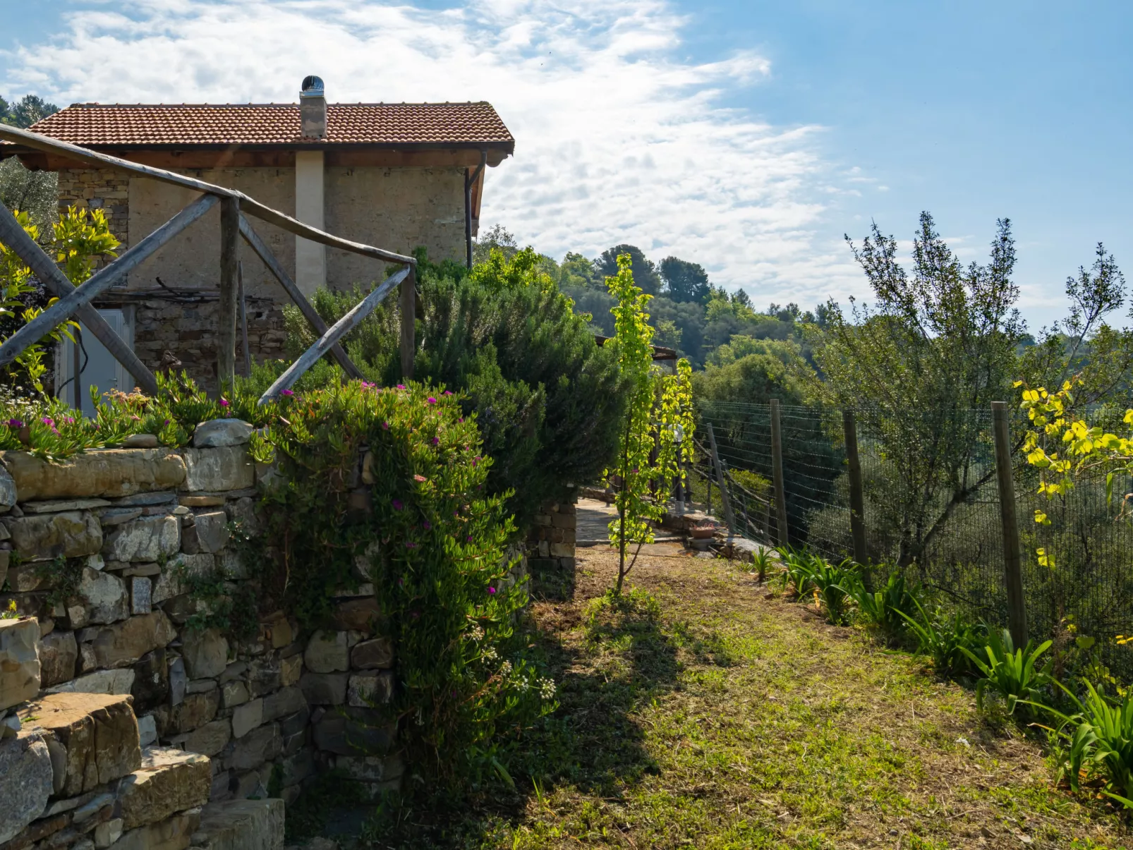 Casa U Baregu-Outside