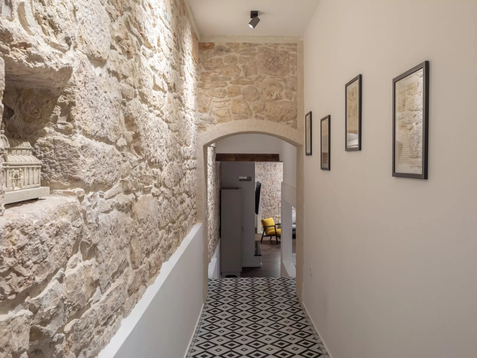 Villa di Pietra-Dedans