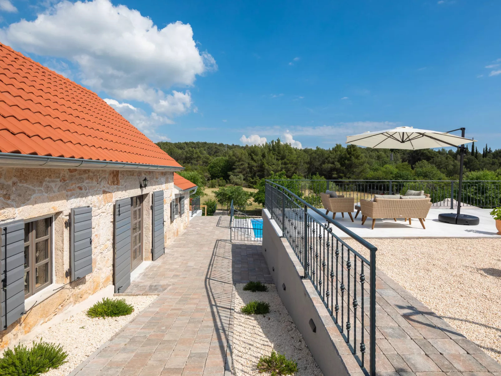 Villa di Pietra-Dehors
