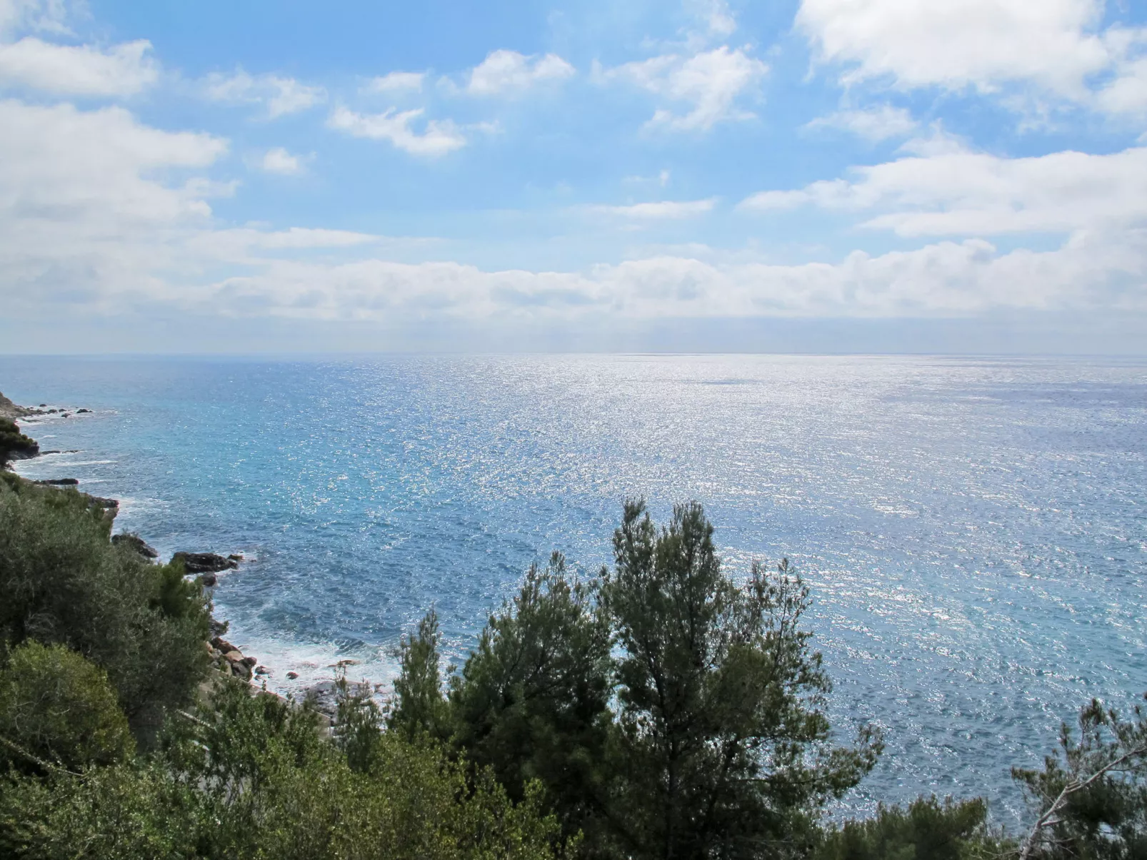 La Perla del Mediterraneo-Outside
