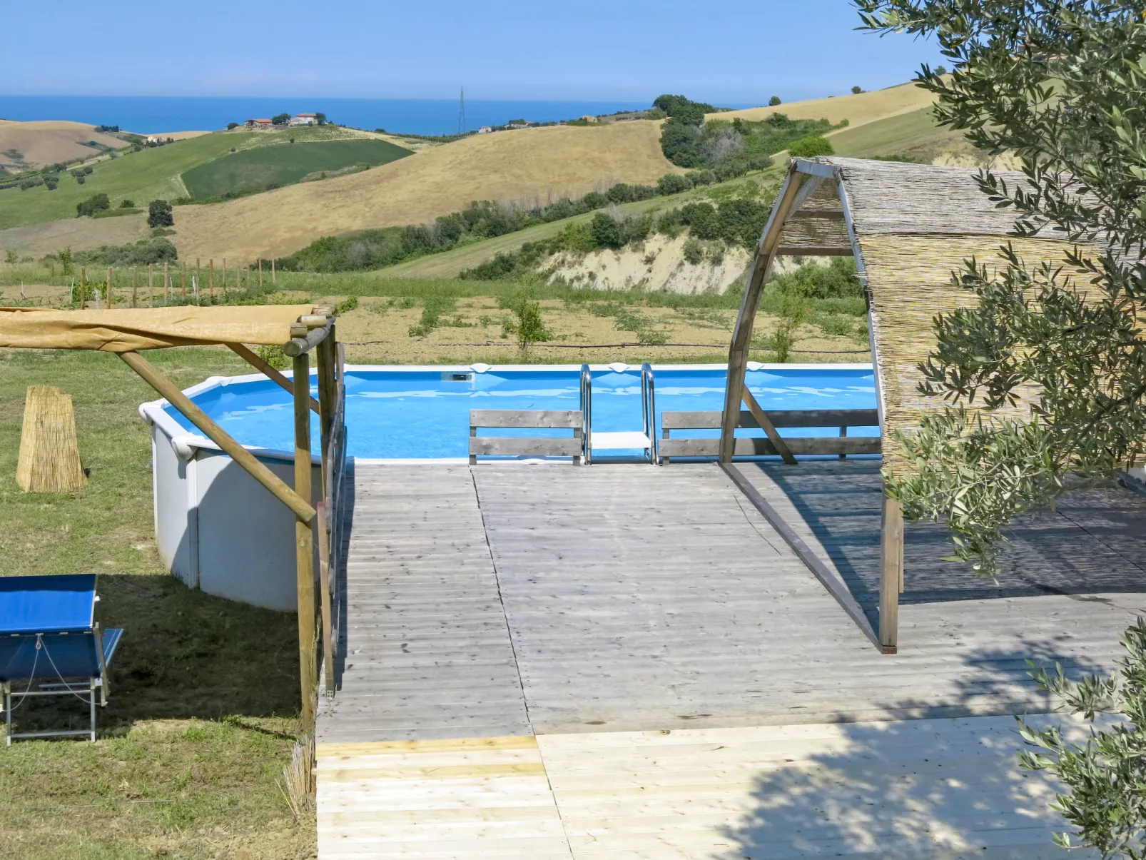 Serrani-Outside