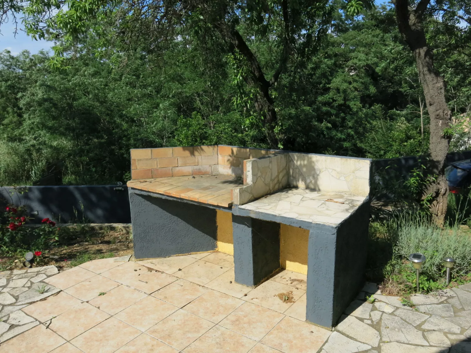 Côté Sud-Outside