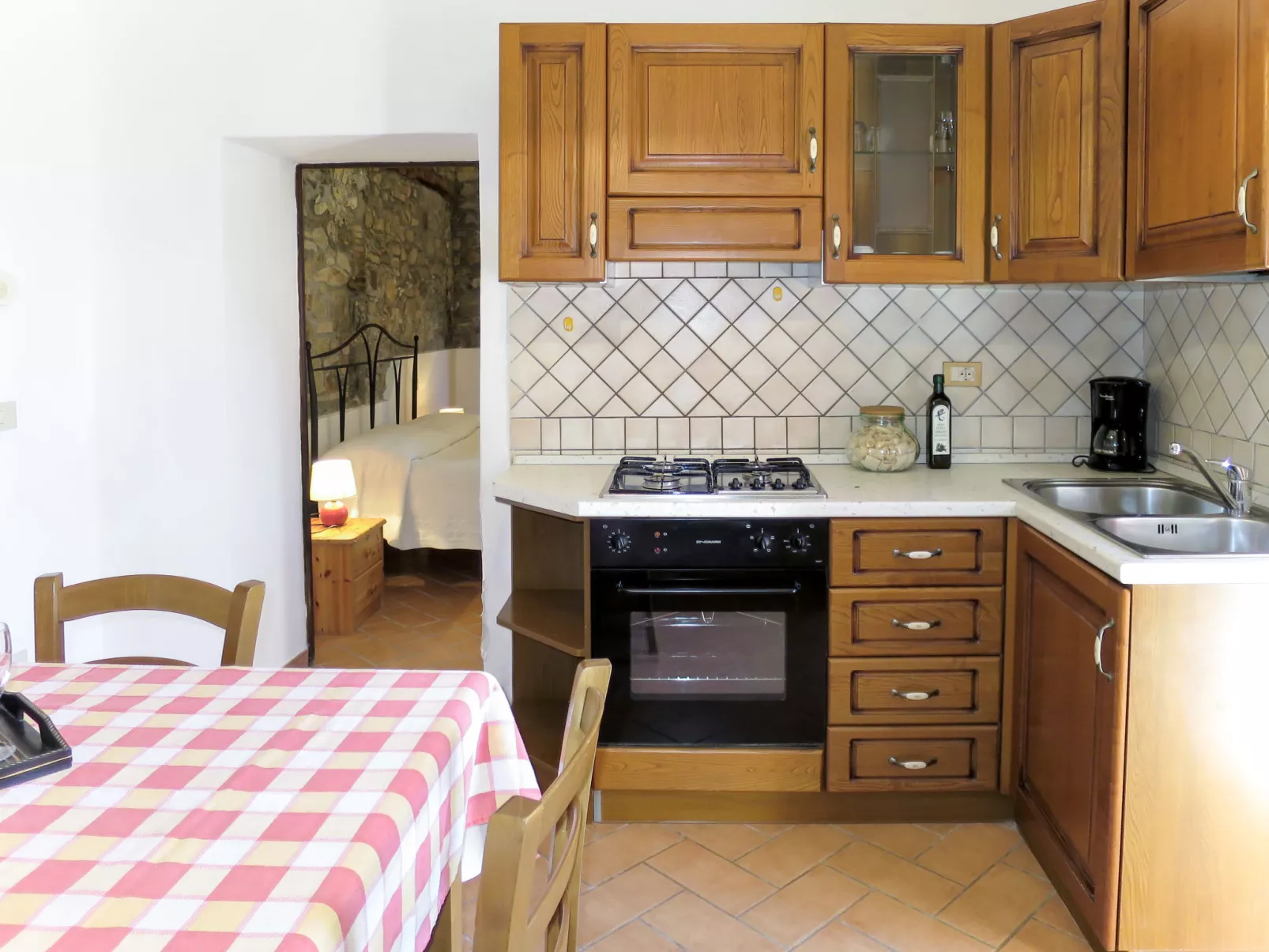 Castagno-Inside