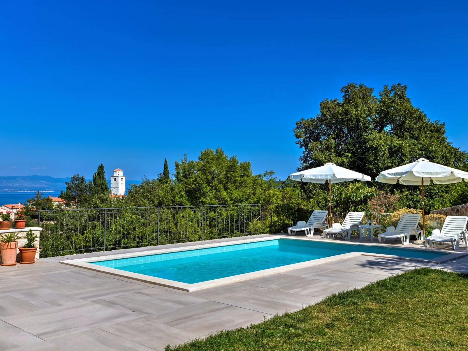 Villa Tara-Outside