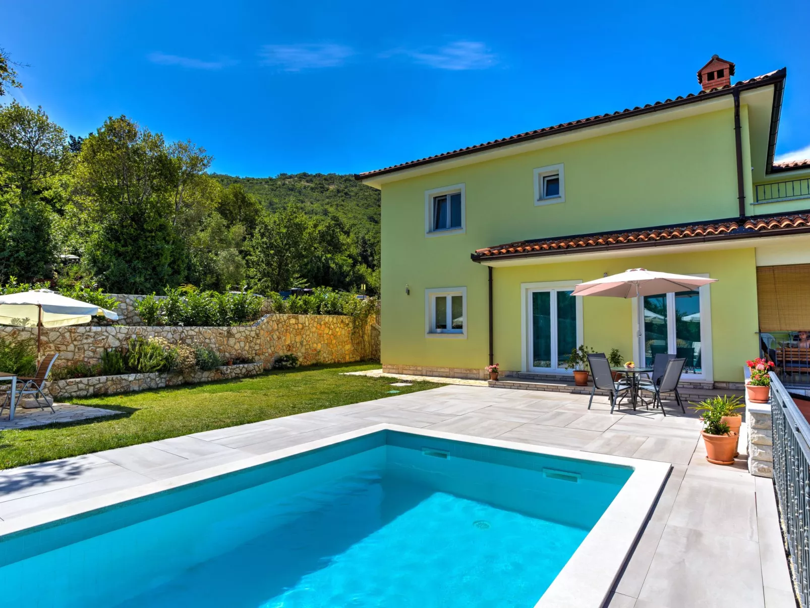 Villa Tara-Outside