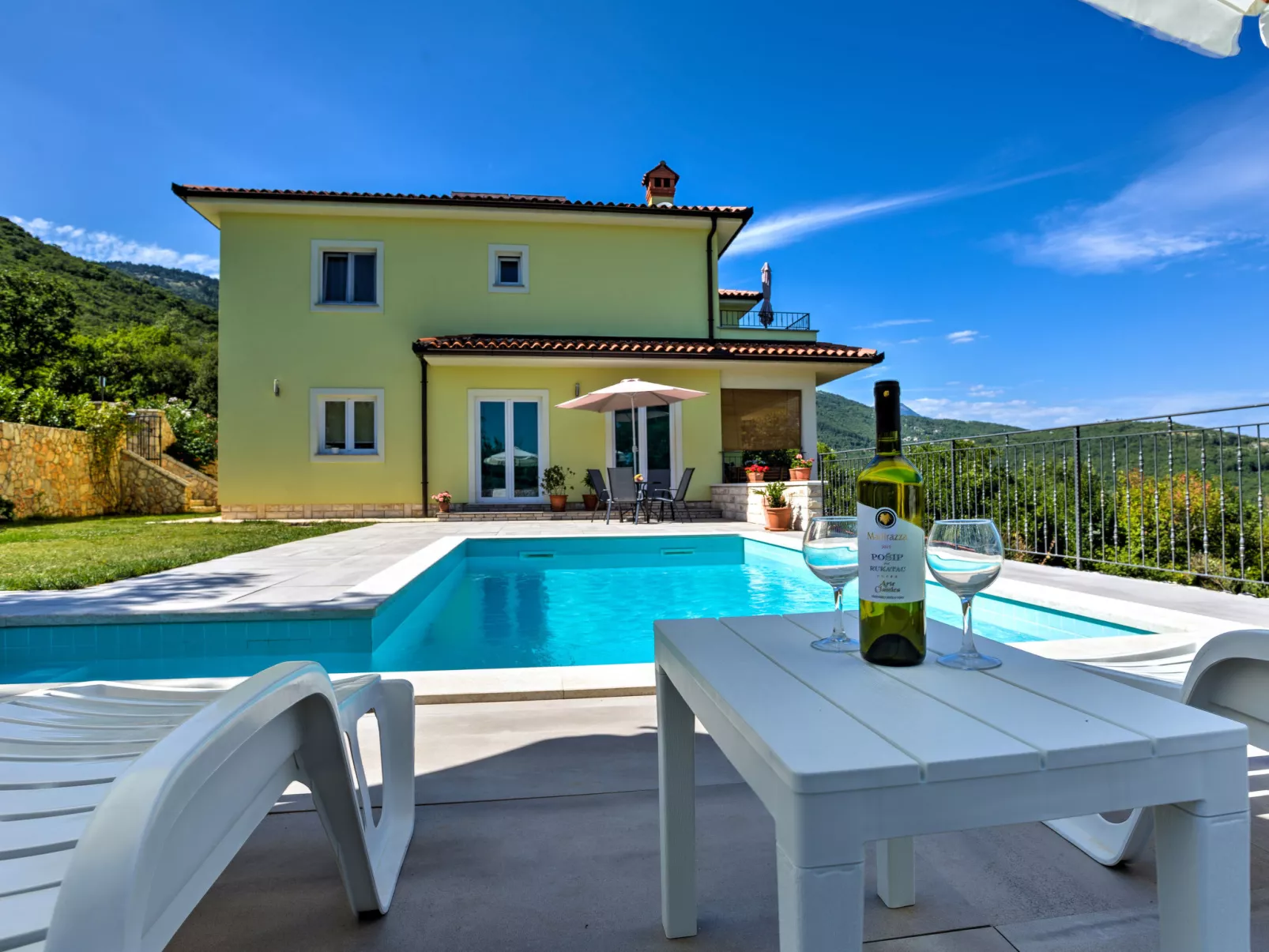 Villa Tara-Outside