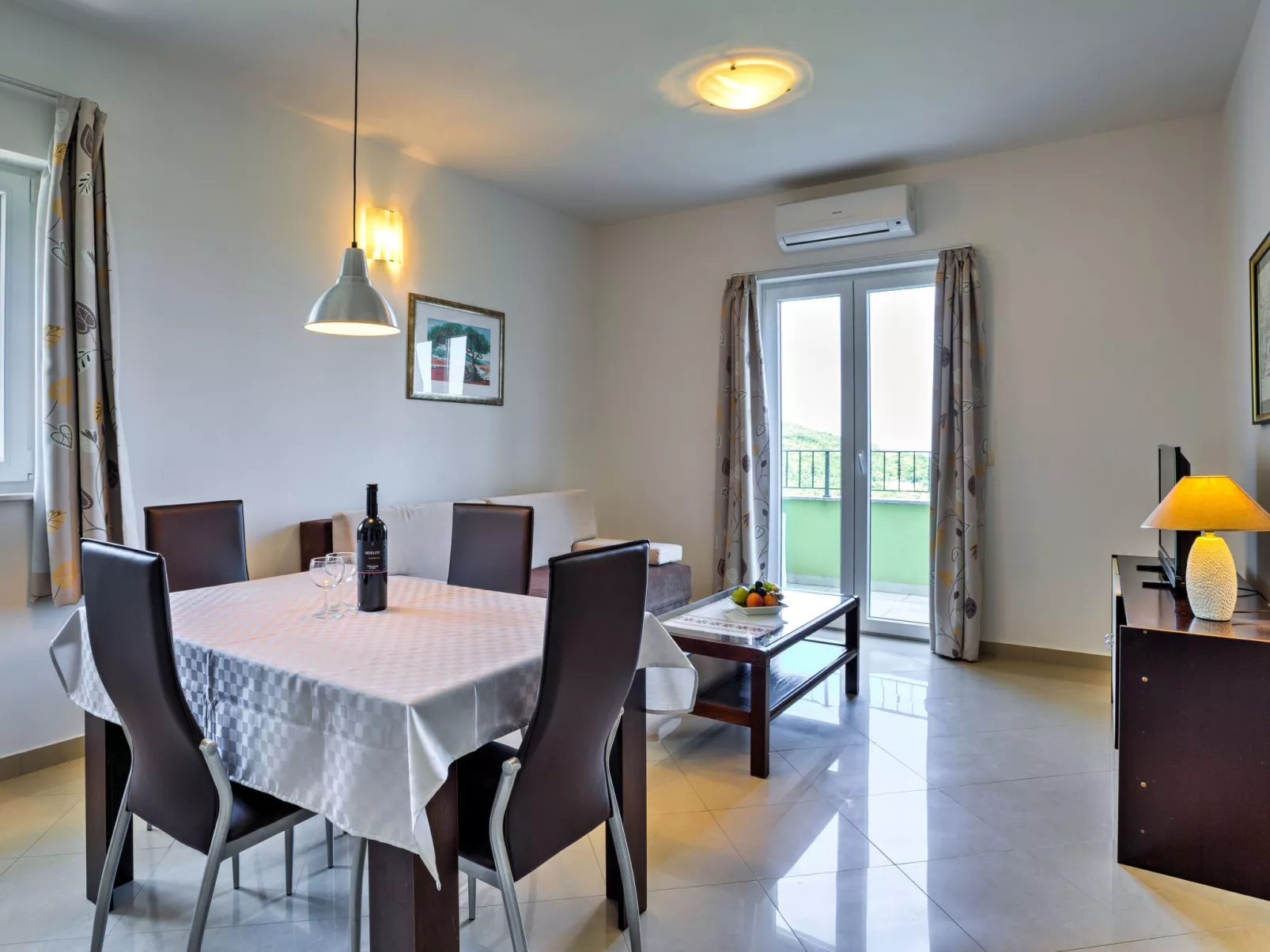 Villa Tara-Inside