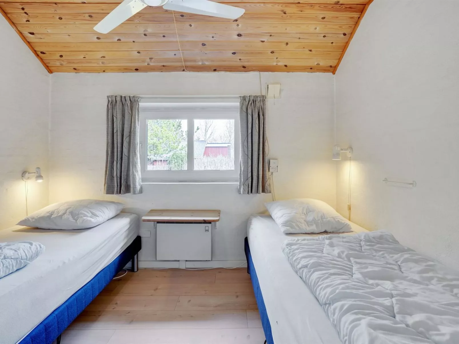 "Botulf" - 3.8km from the sea-Inside