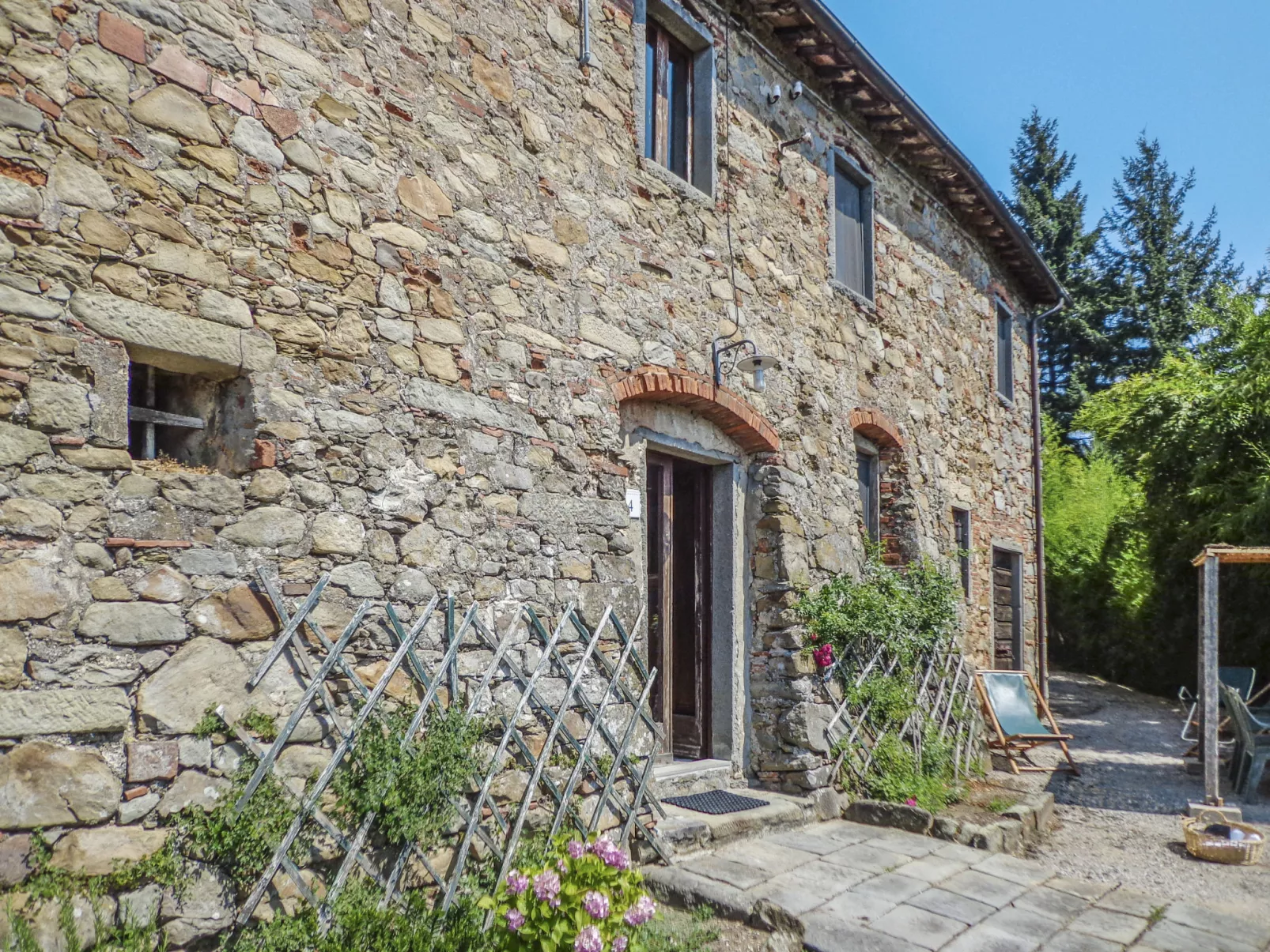 Podere Villa/Apt. Mezzo-Outside