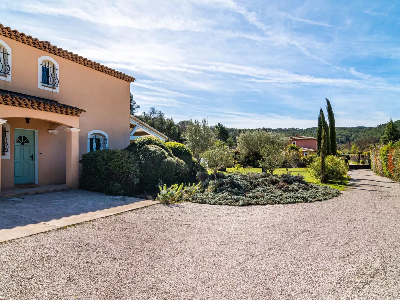Villa Liliarty-Outside