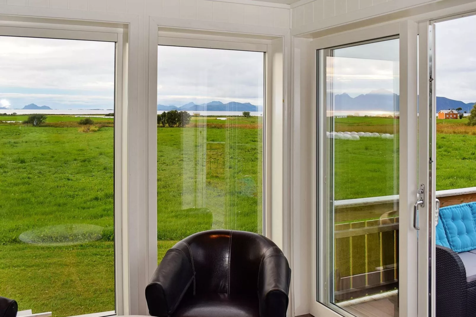 10 person holiday home in Laukvik-Indoor