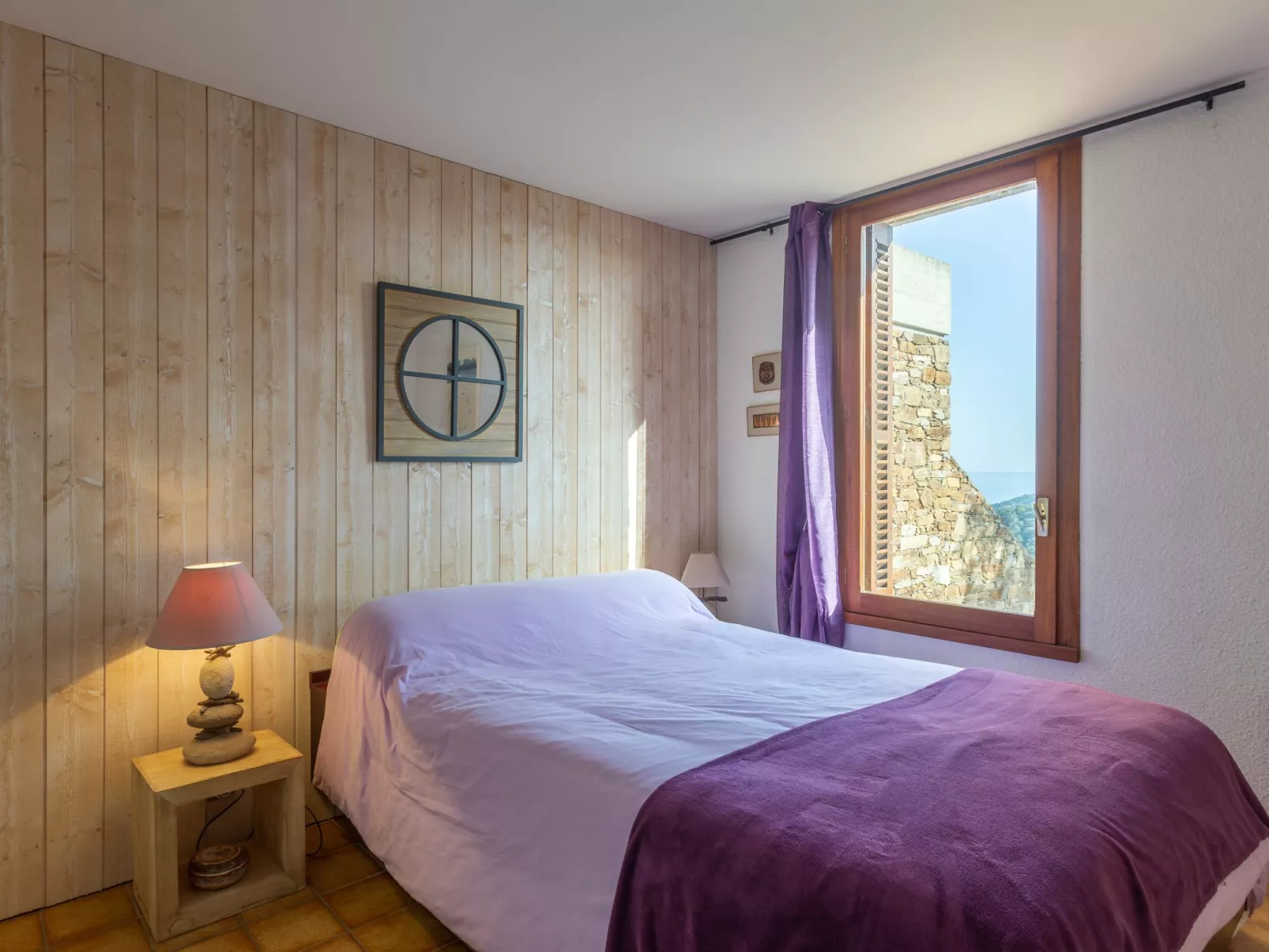 Village des Fourches-Inside