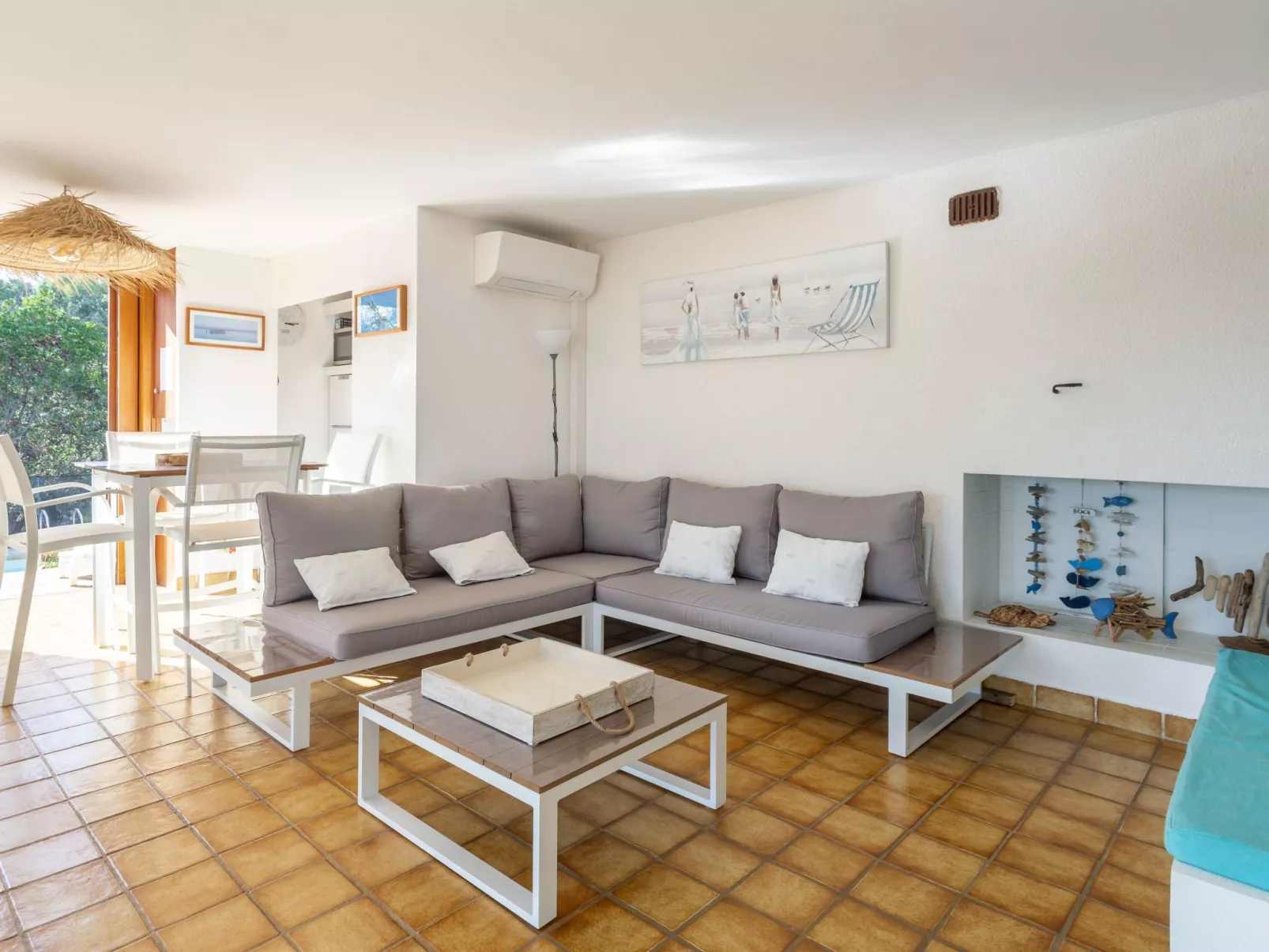 Village des Fourches-Inside