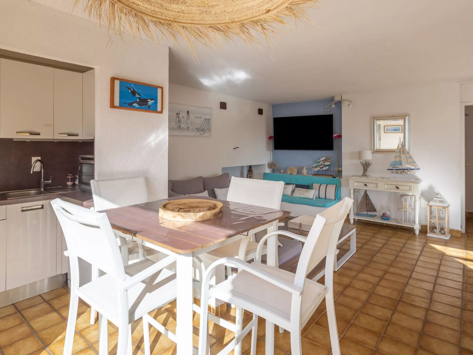 Village des Fourches-Inside