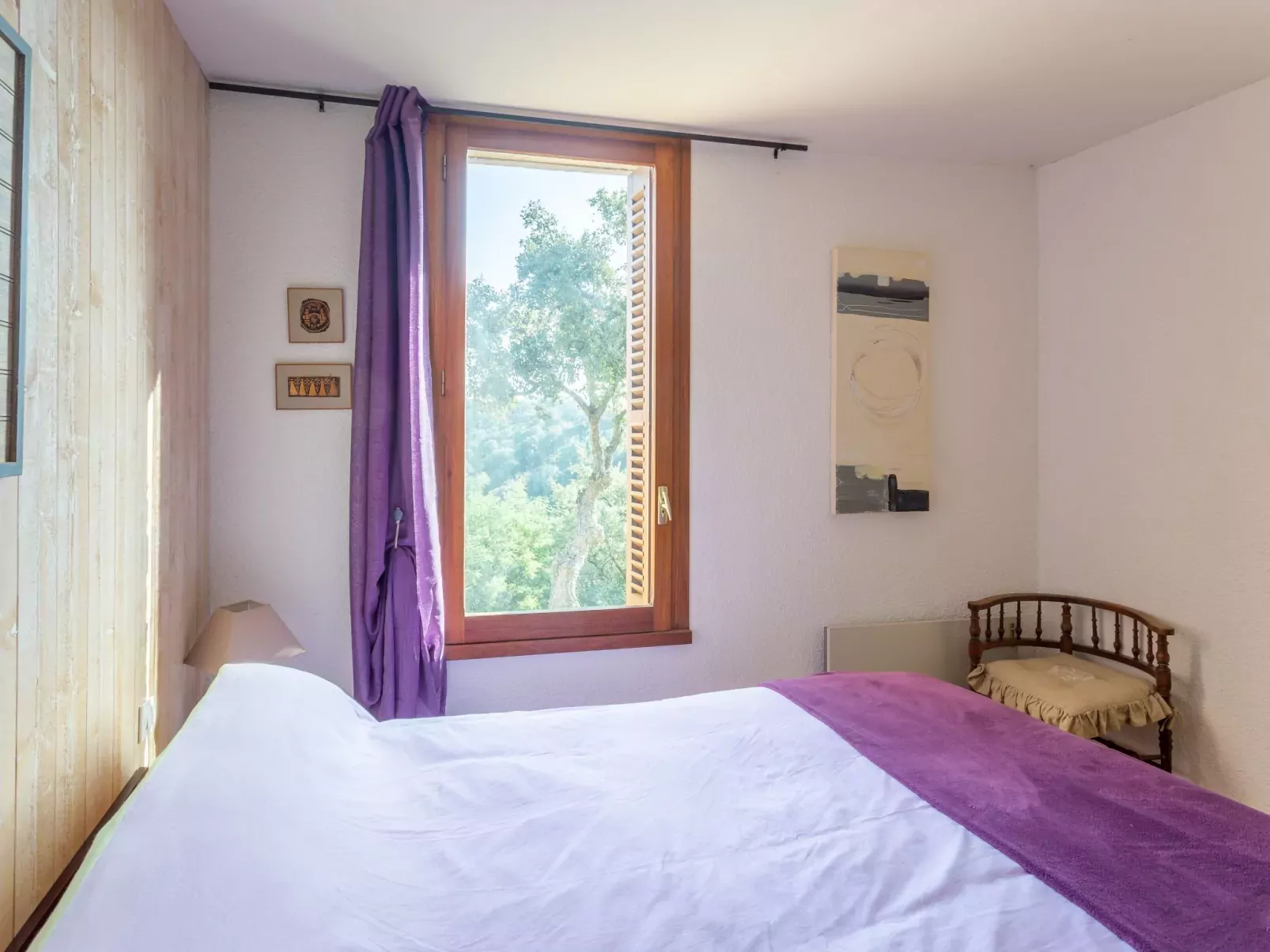 Village des Fourches-Inside