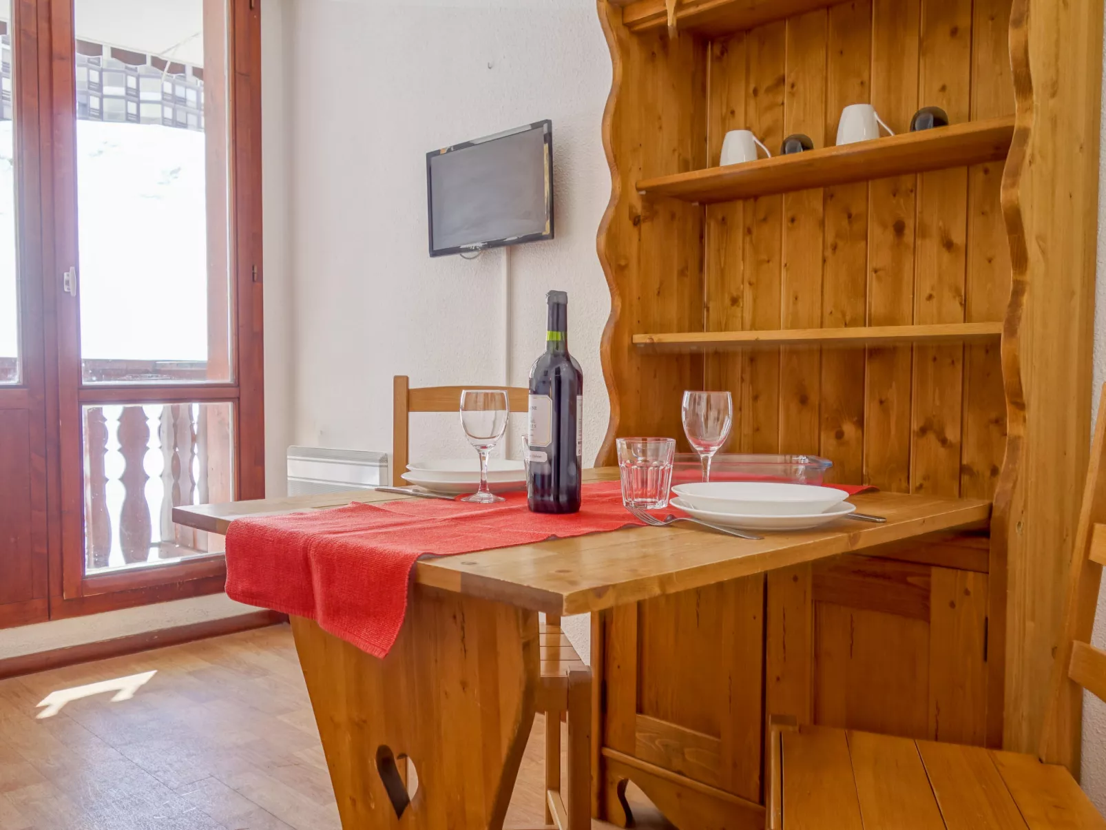 Rond Point des Pistes (Val Claret)-Inside